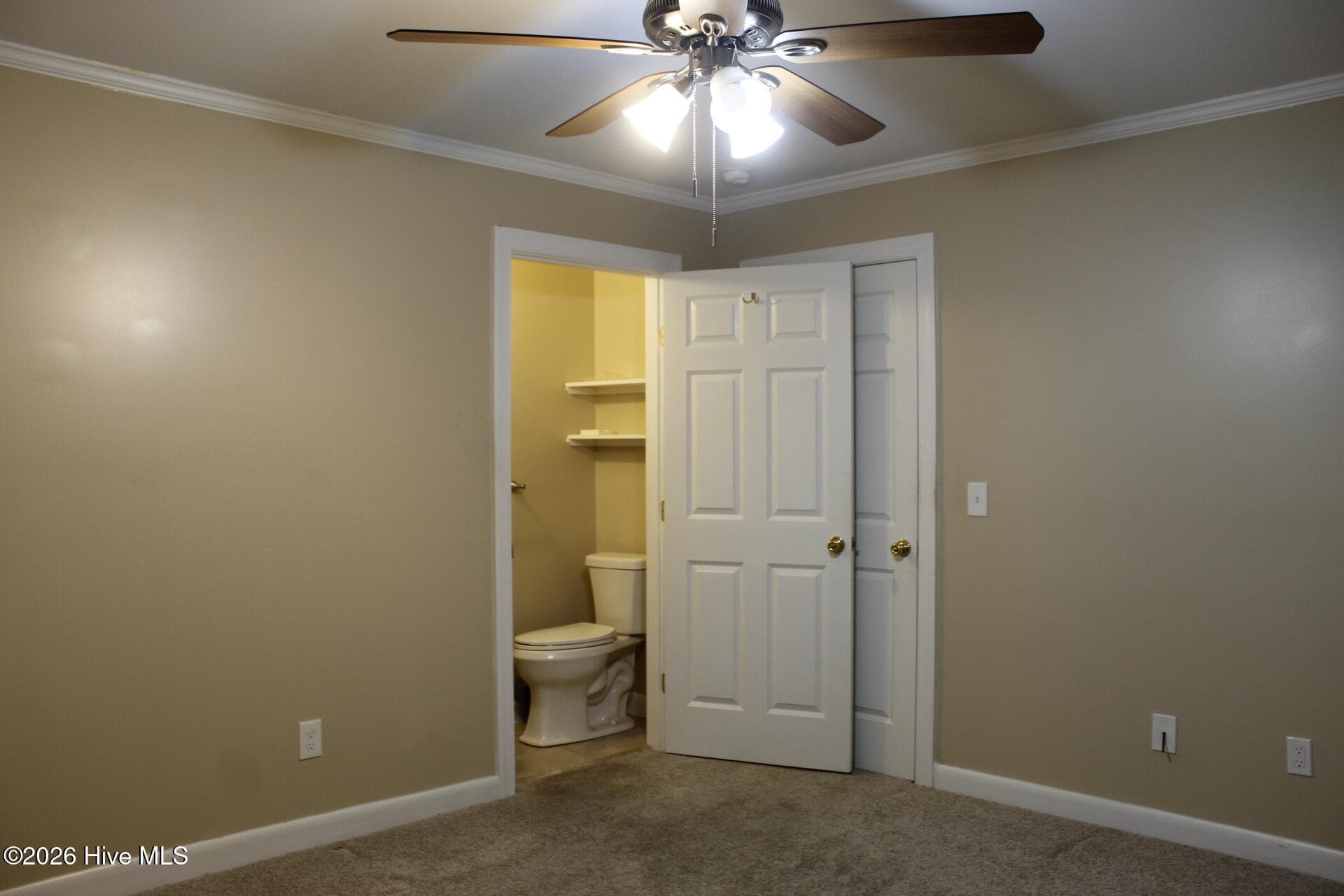 Single Family Residence at 2124 Oleander Drive, Wilmington, NC 28403, photo 17 of 32