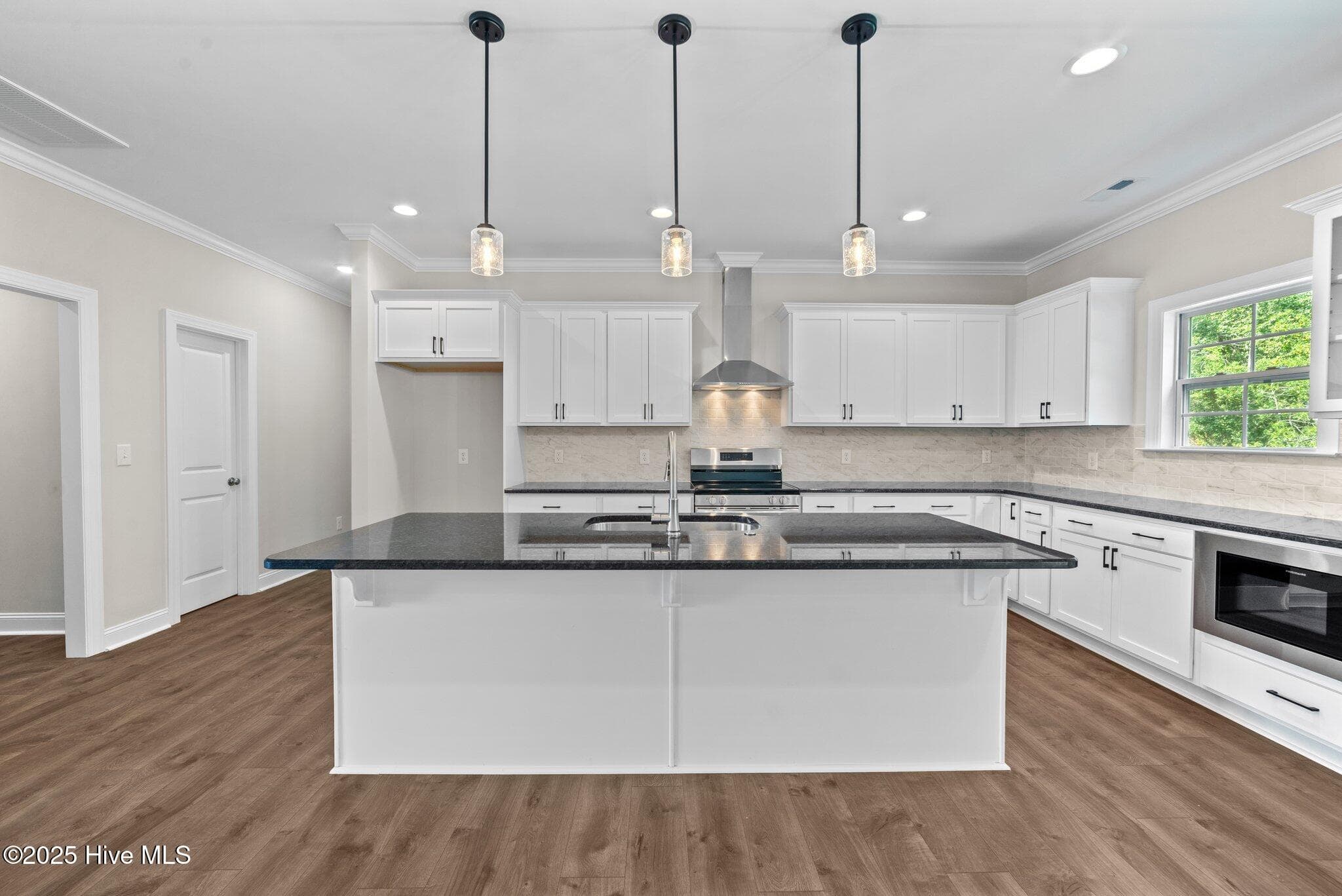 Photo of similar home - 3209 Honeysuckle Drive, Winterville, NC 28590