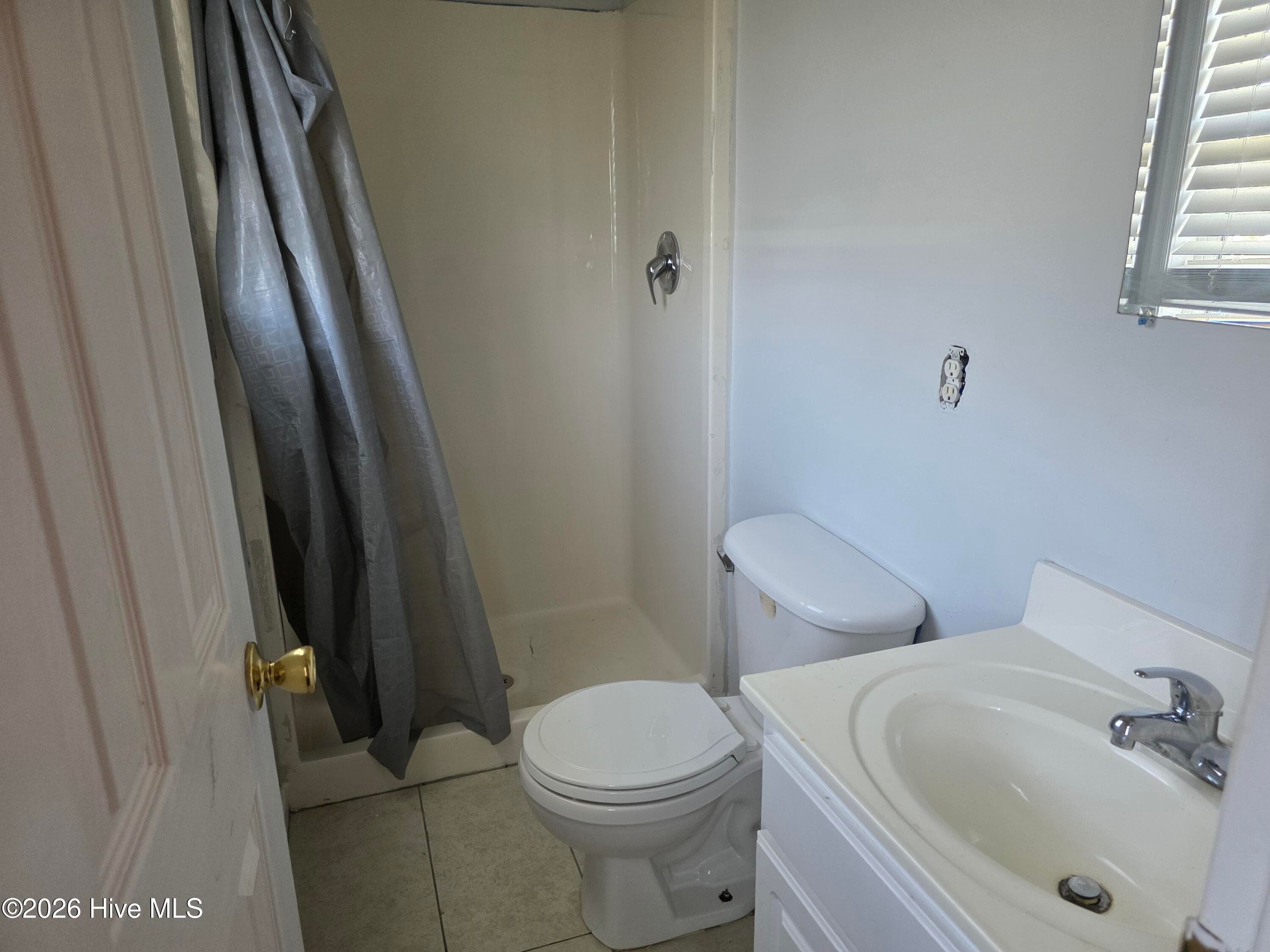Single Family Residence at 303 Olive Branch Boulevard, Grifton, NC 28530, photo 10 of 30