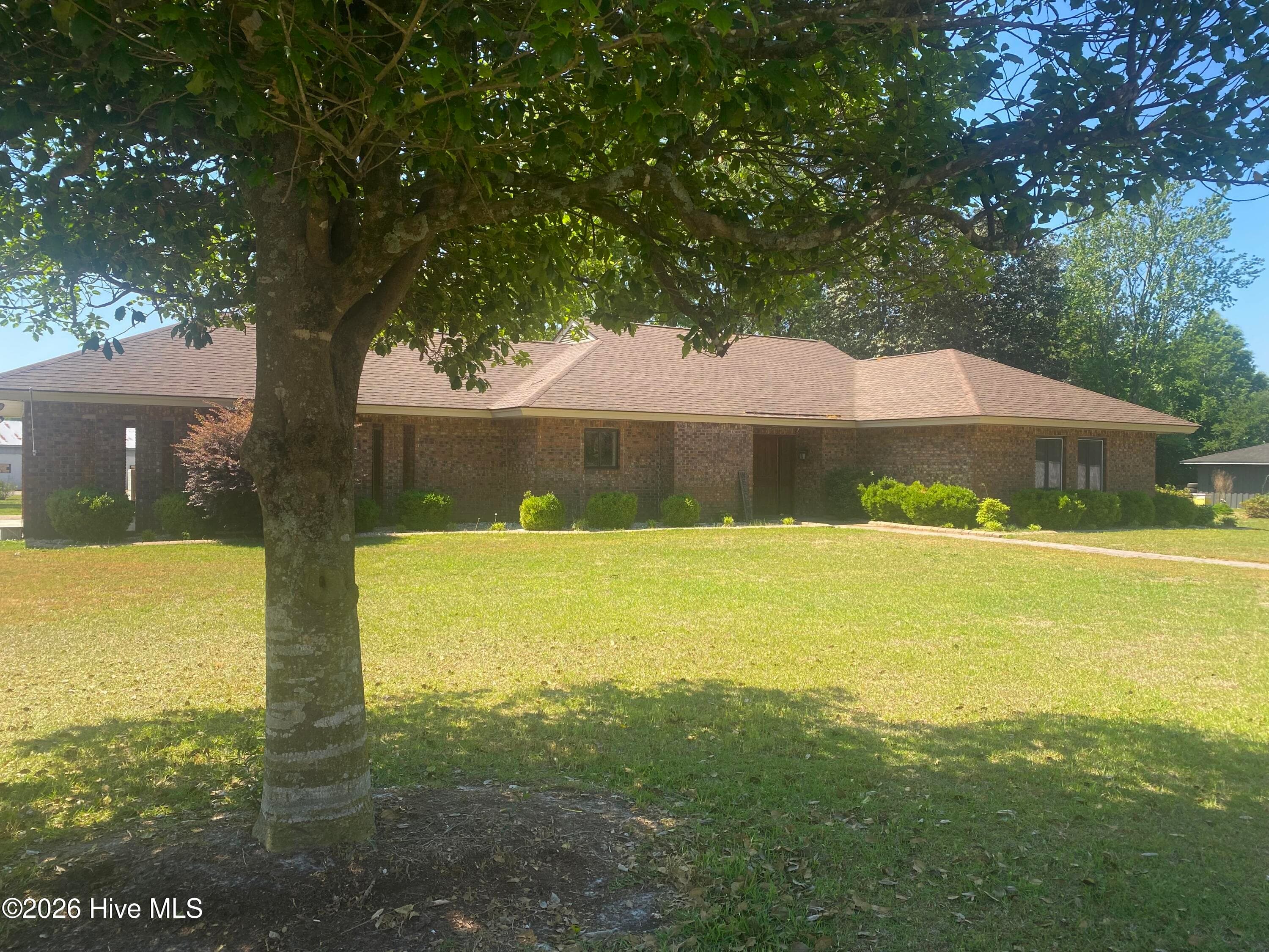 Single Family Residence at 616 E Murphy Street, Wallace, NC 28466, photo 22 of 122