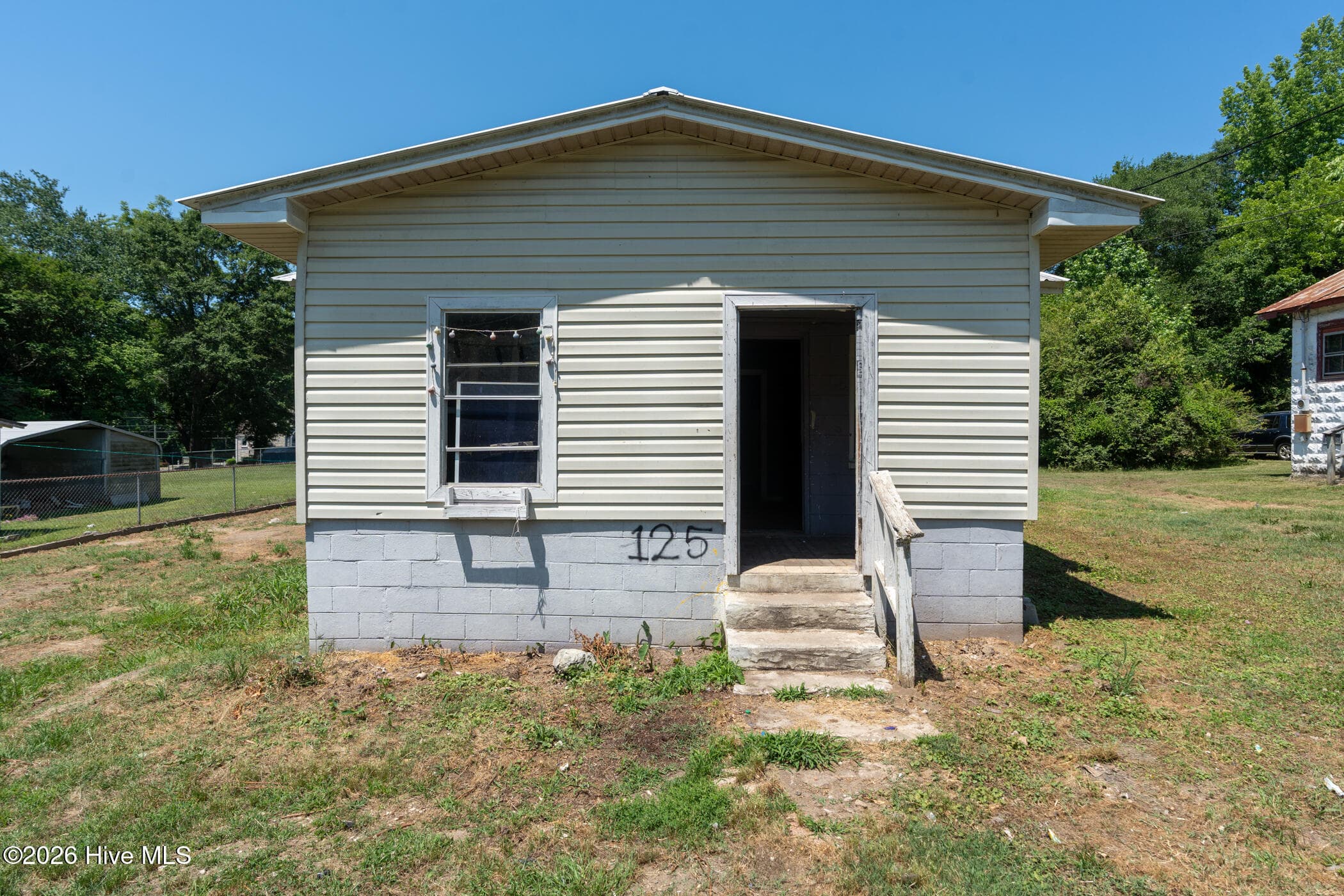 Single Family Residence at 125 Garrett Street, Rockingham, NC 28379, photo 6 of 8
