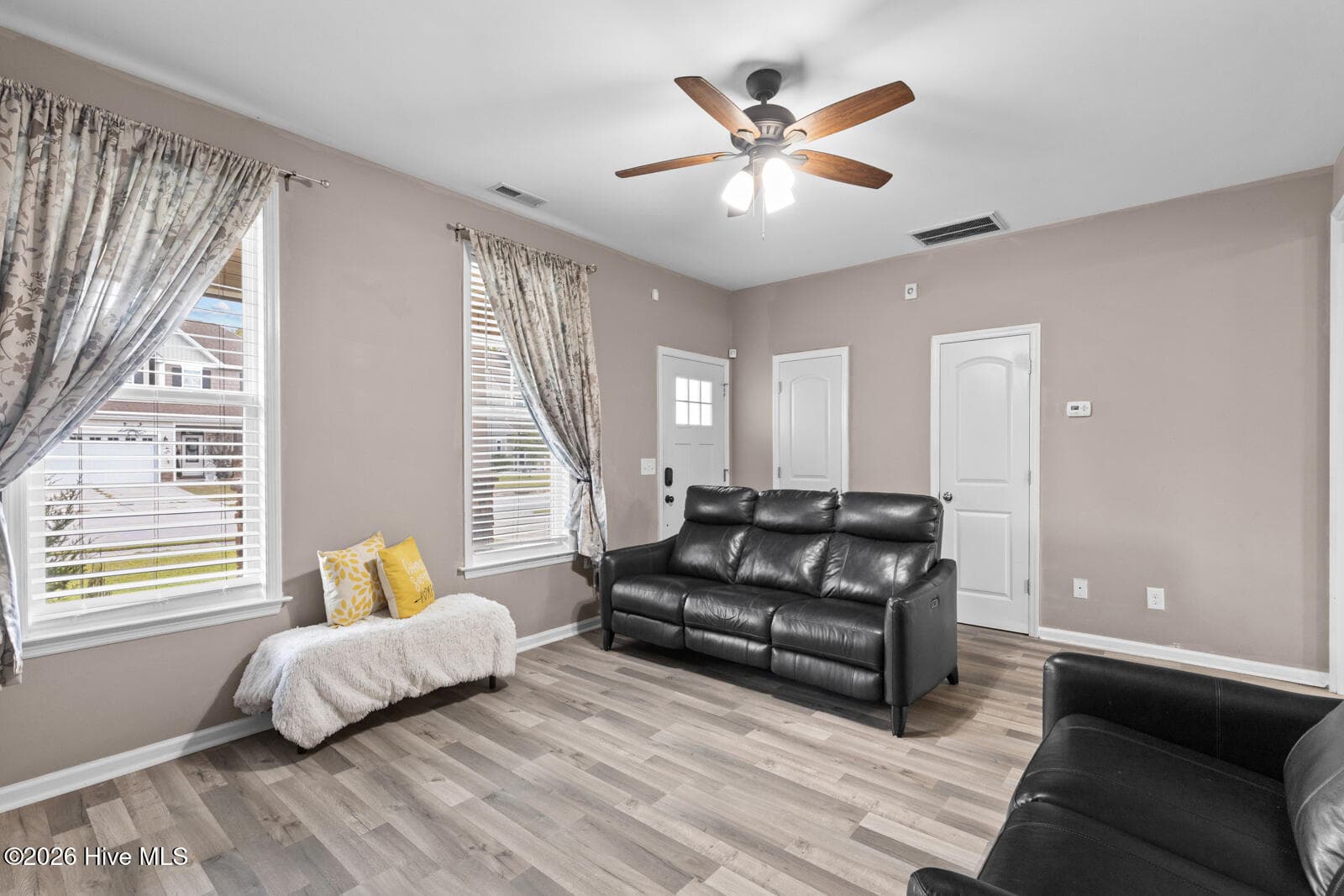 Single Family Residence at 219 Hidden Oaks Drive, Jacksonville, NC 28546, photo 7 of 29