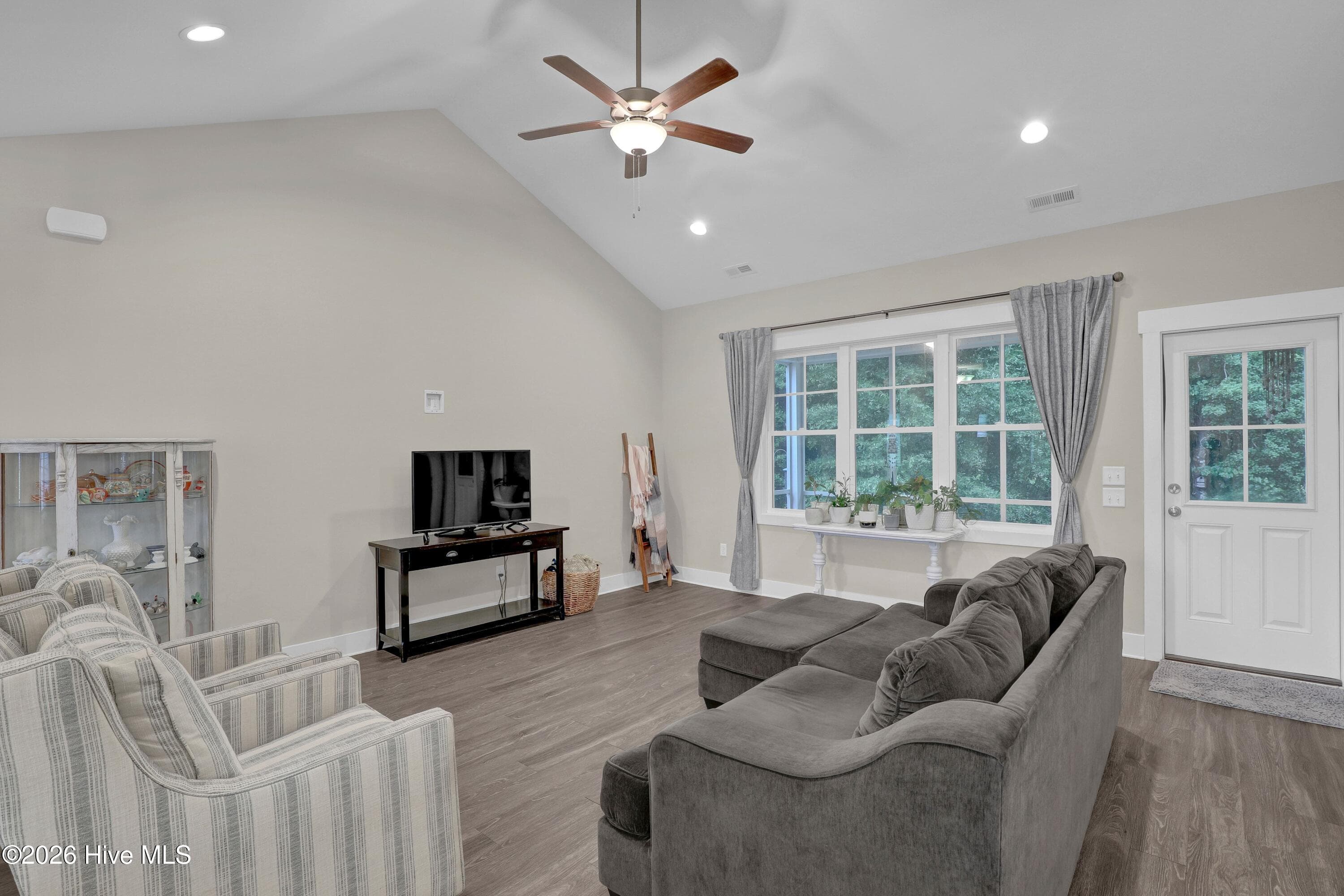 Single Family Residence at 198 Darel Street, Rocky Point, NC 28457, photo 5 of 47