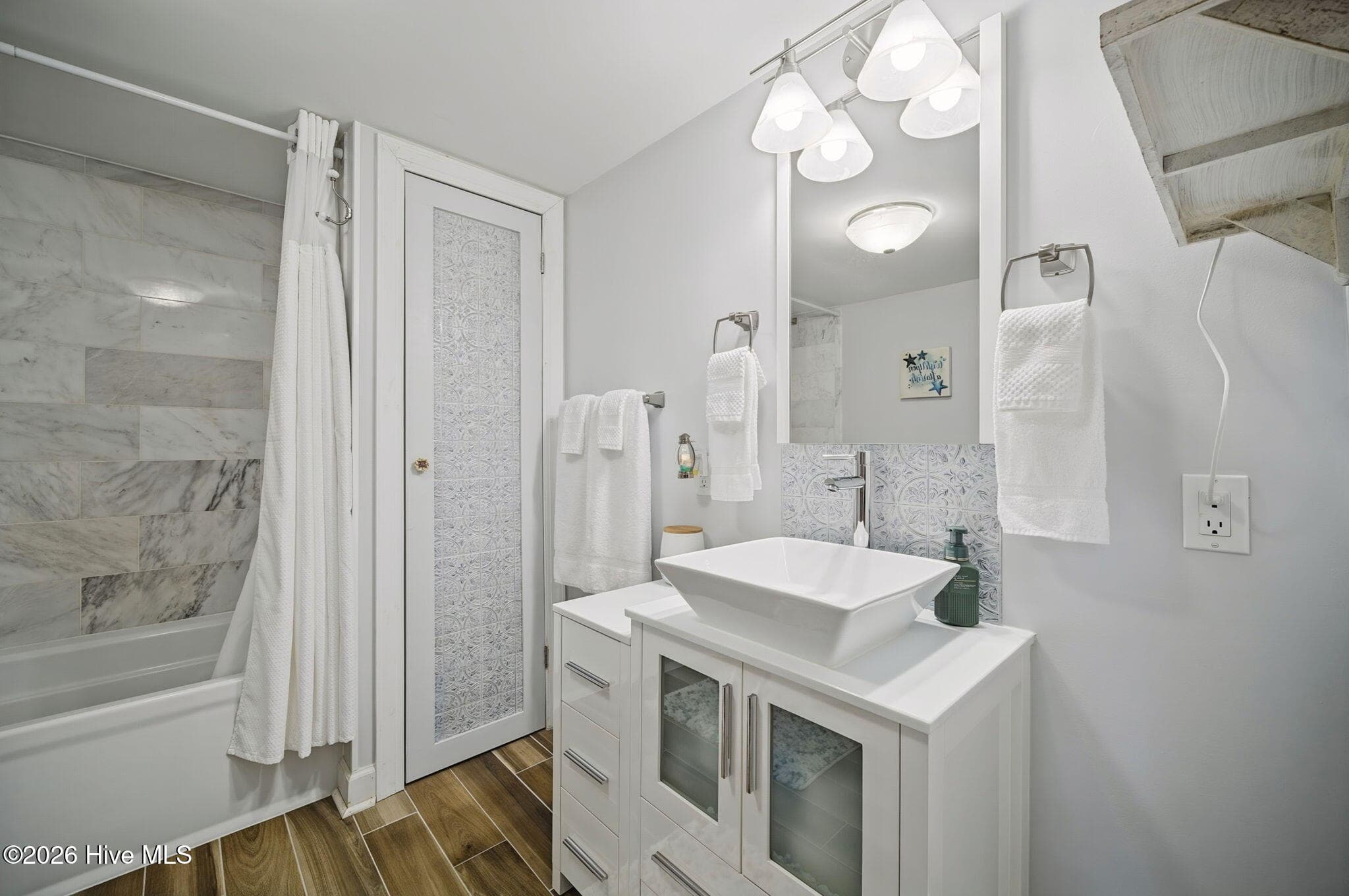 Single Family Residence at 112 Canadian Goose Drive, Currituck, NC 27929, photo 14 of 32