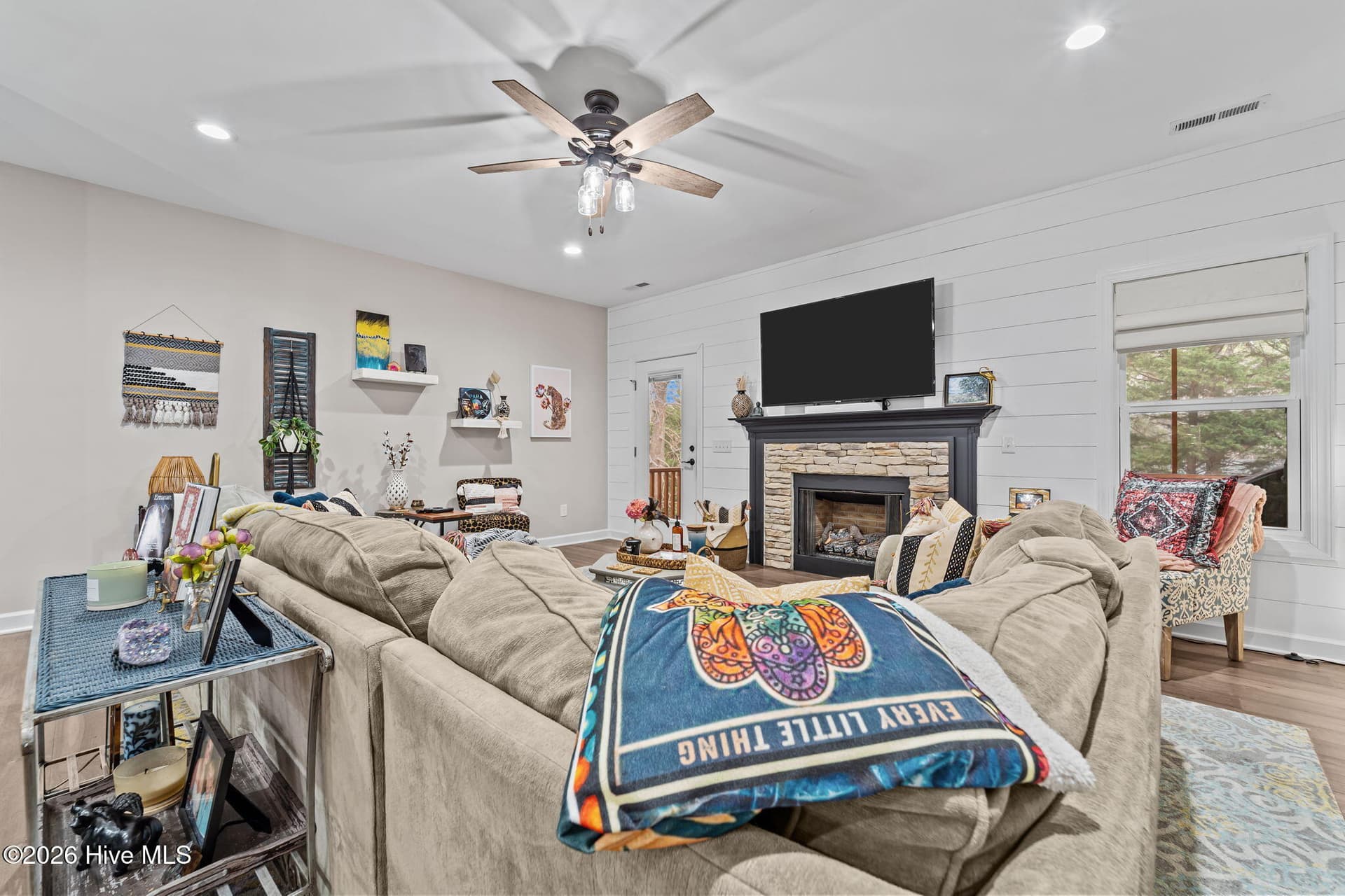 Single Family Residence at 220 Sugar Pine Drive, Pinehurst, NC 28374, photo 11 of 98