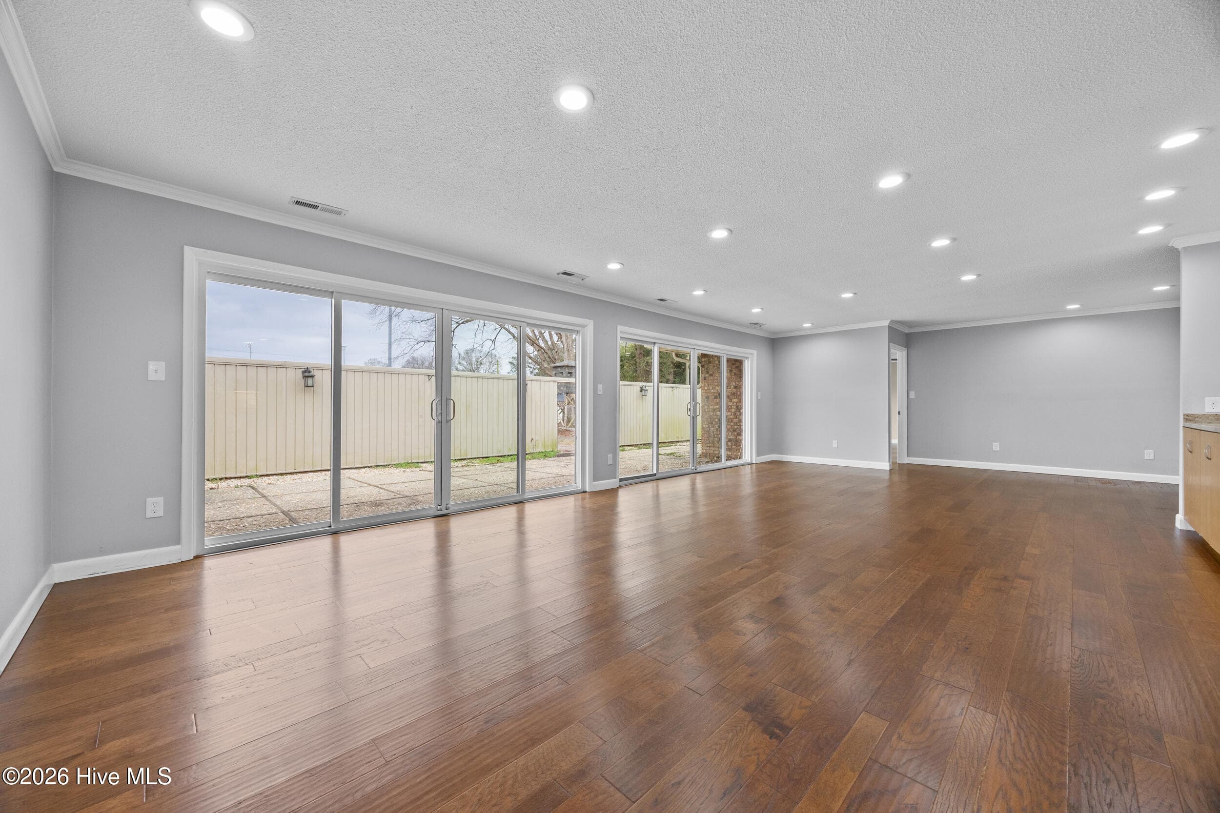 living room - 616 E Murphy Street, Wallace, NC 28466