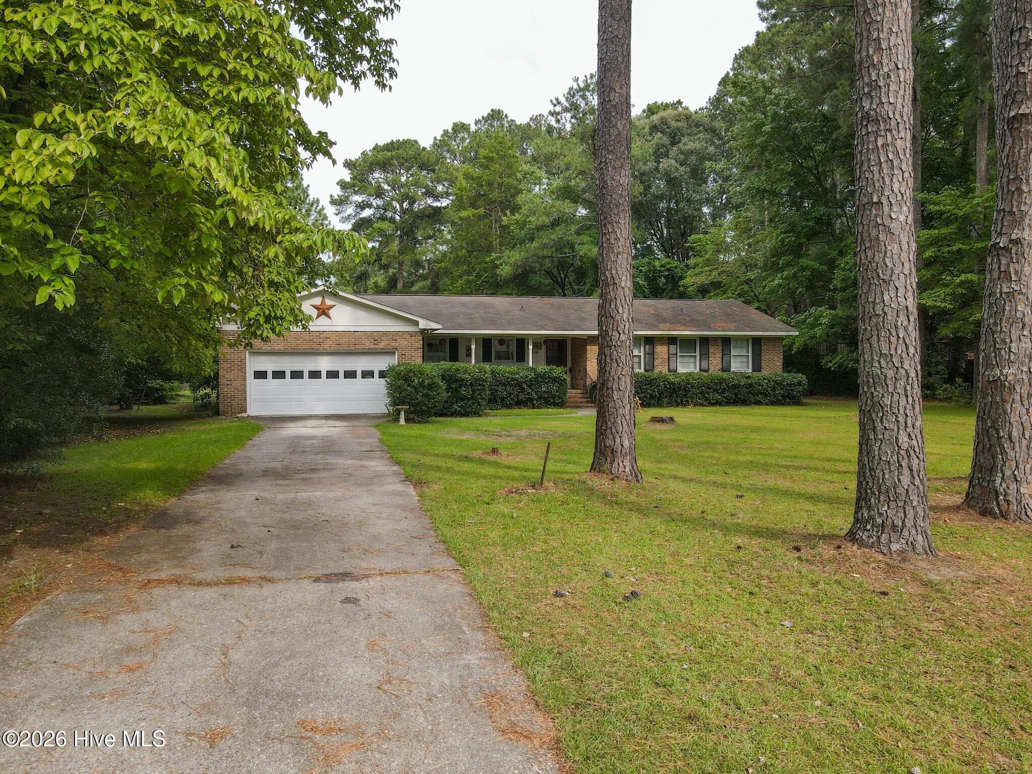 22581 Hoyl Circle, Maxton, NC 28364