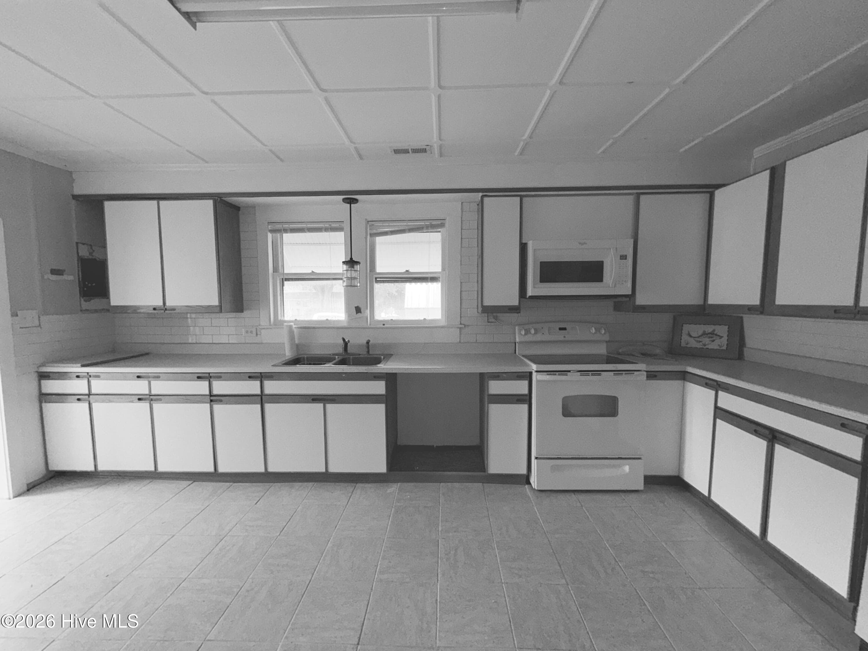 Kitchen - 110 Morris Drive, Atlantic, NC 28511