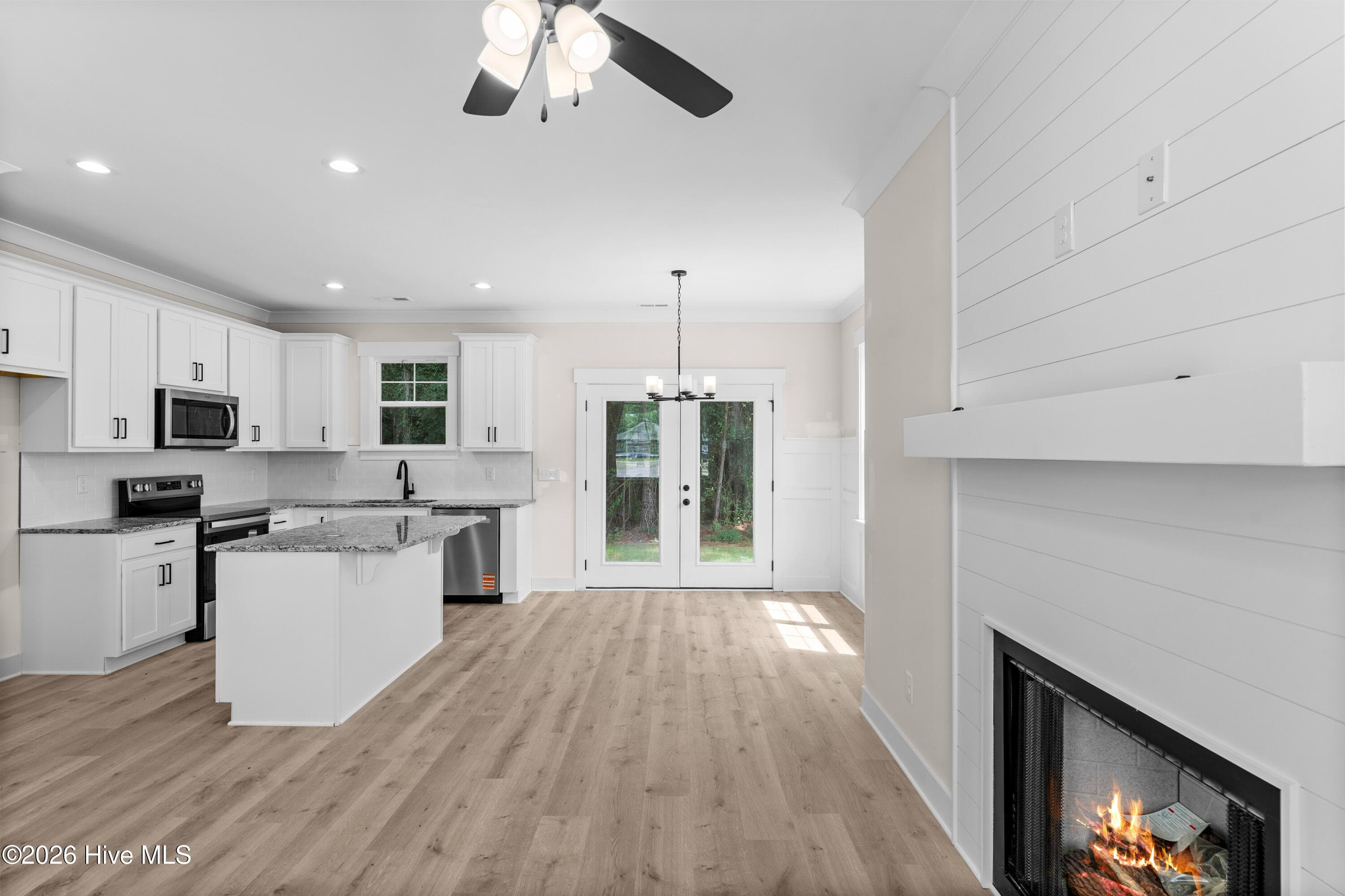 Single Family Residence at 445 Peregrine Ridge Drive, New Bern, NC 28560, photo 5 of 79