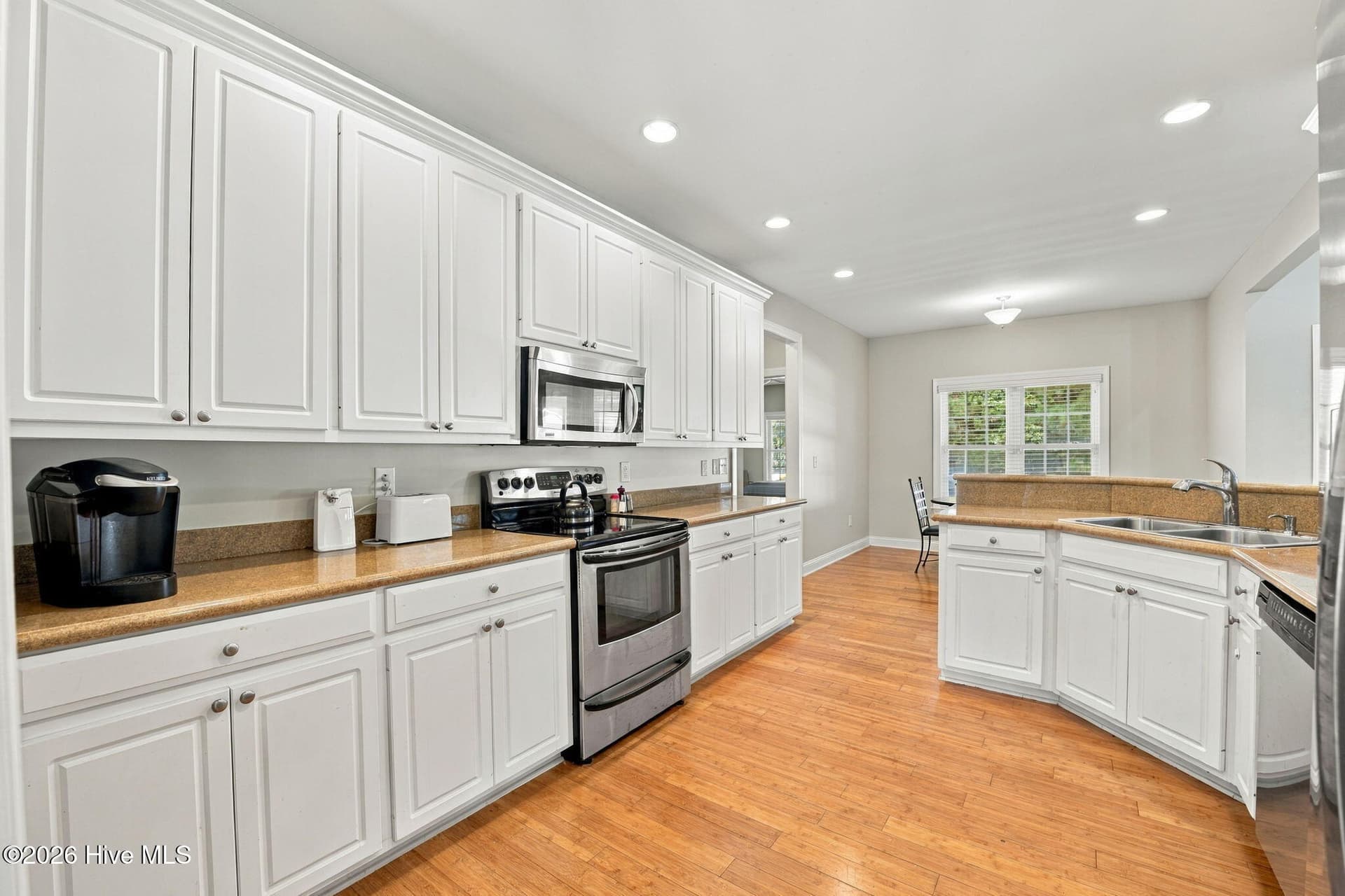 Single Family Residence at 124 Mom Lane, New Bern, NC 28562, photo 11 of 46