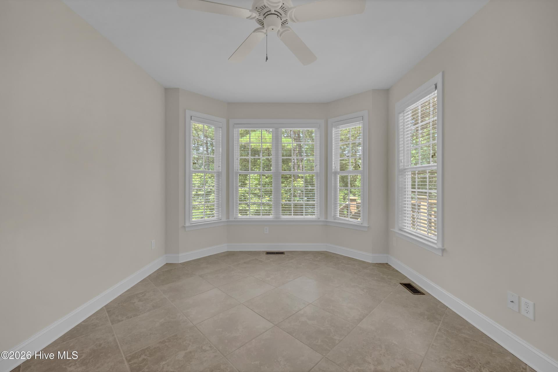 Single Family Residence at 364 Broad Leaf Lane SE, Bolivia, NC 28422, photo 11 of 95