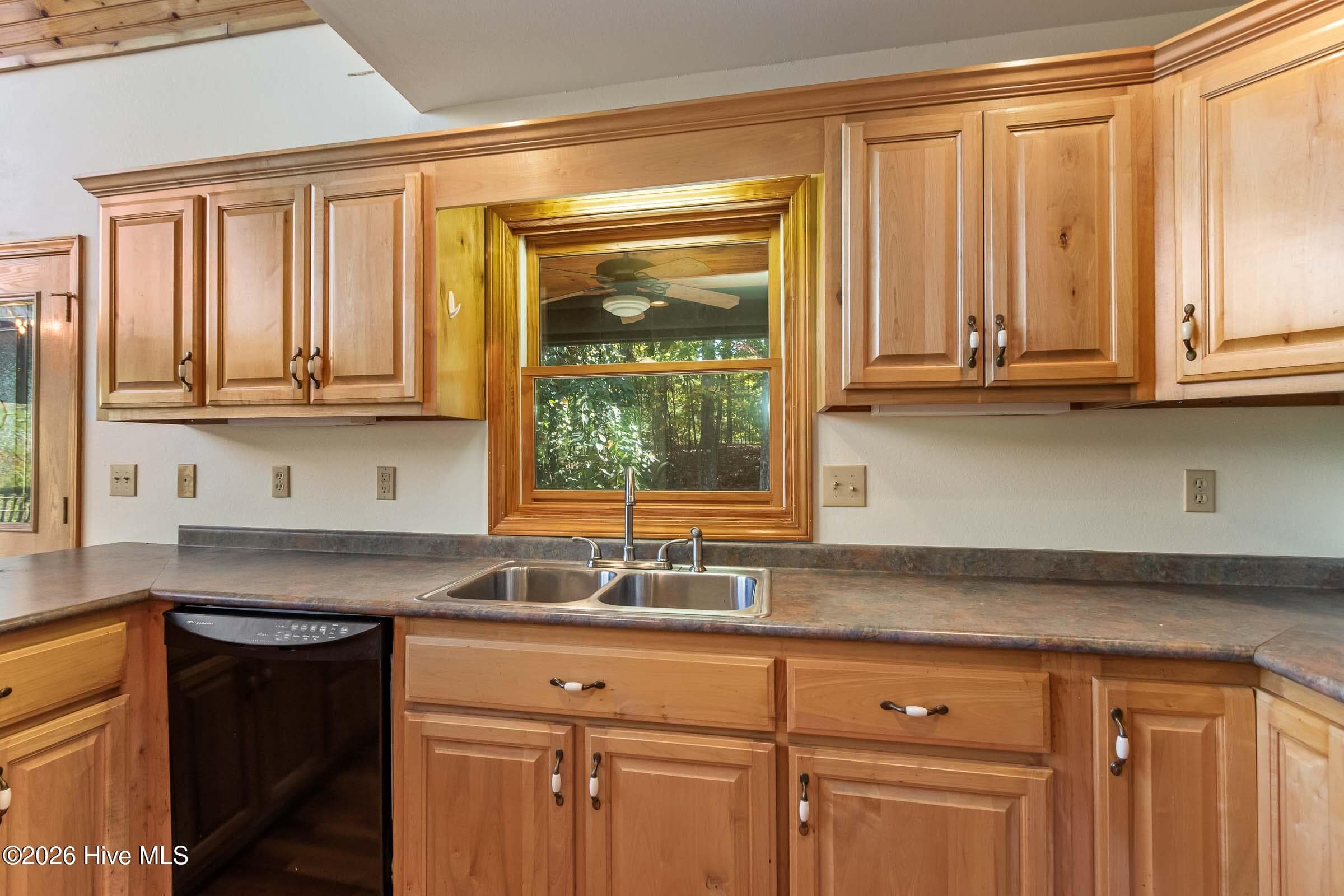 Single Family Residence at 75 Mountain Overlook Drive, Murphy, NC 28906, photo 23 of 80