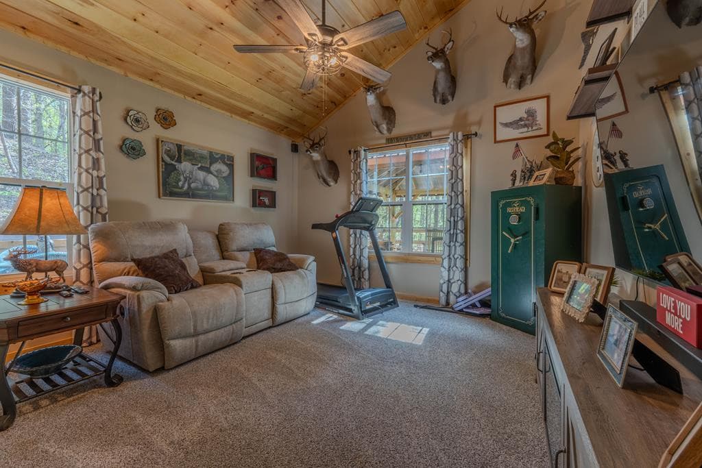Residential at 190 Galloway Drive, Hayesville, NC 28904, photo 19 of 37
