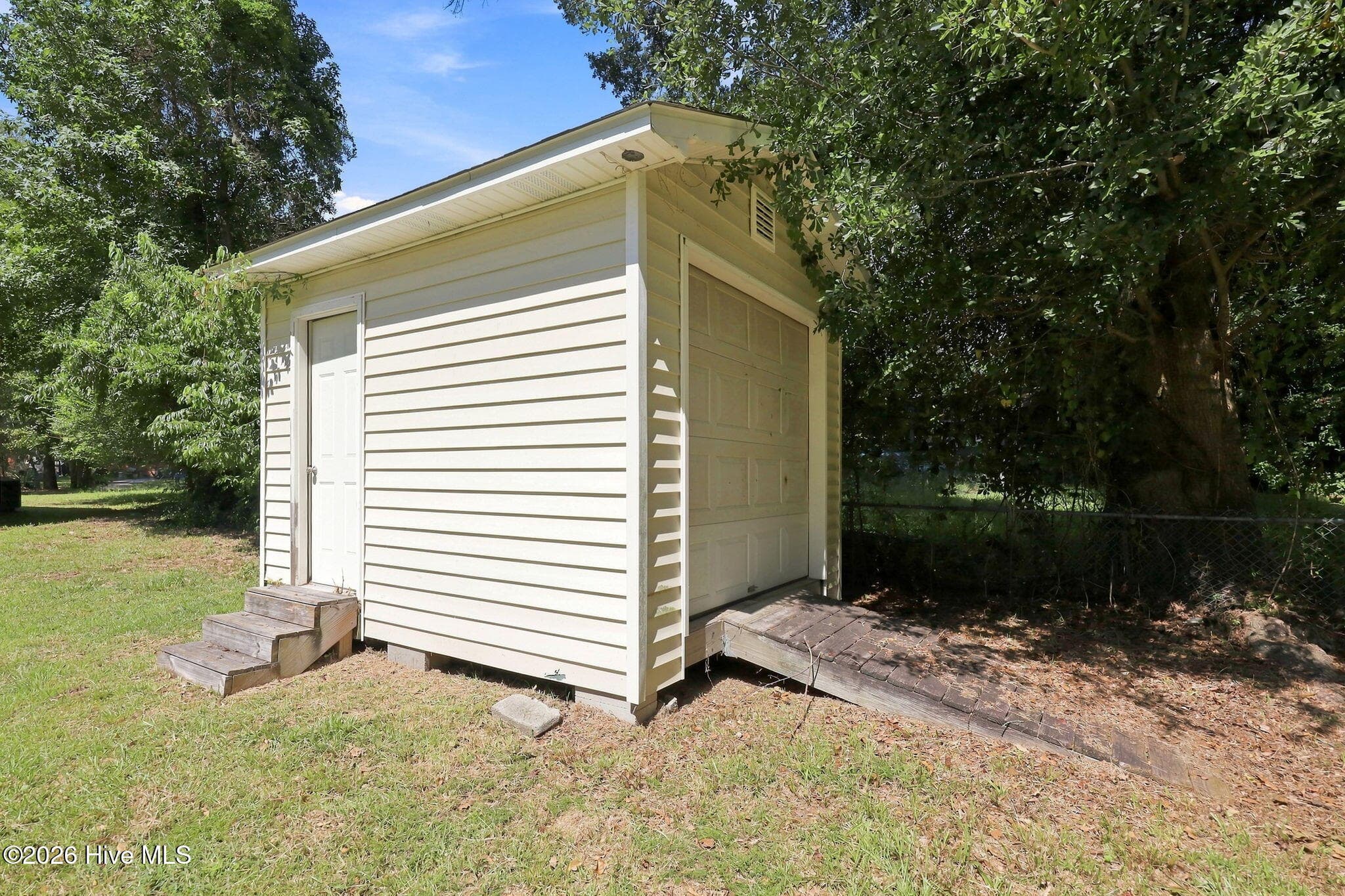 Single Family Residence at 412 Houston Road, Jacksonville, NC 28540, photo 2 of 2