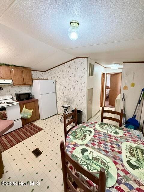 Manufactured Home at 89 Dog Hollow Hollow, Robbinsville, NC 28771, photo 7 of 22