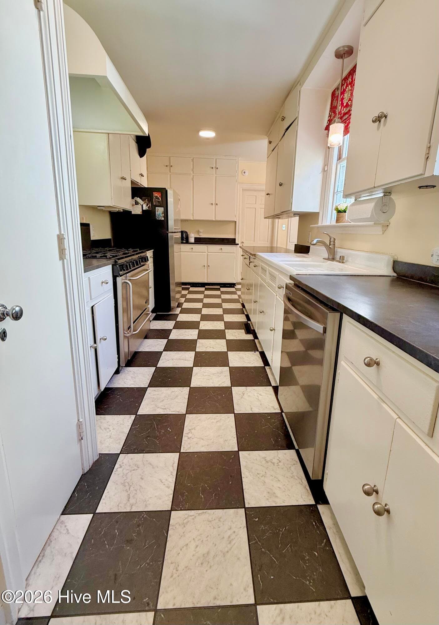 Single Family Residence at 1009 Rhem Street, Kinston, NC 28501, photo 18 of 60