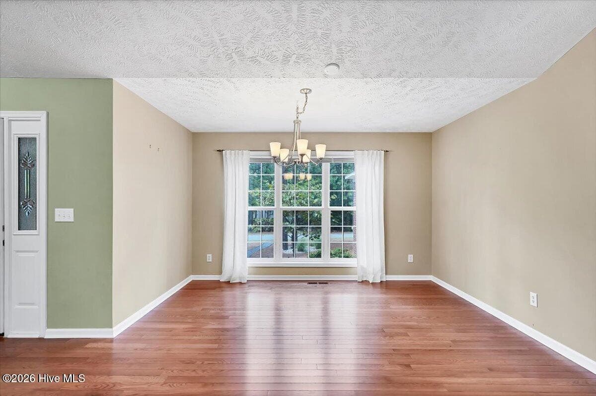 Single Family Residence at 3 Oak Tree Lane, Pinehurst, NC 28374, photo 9 of 59