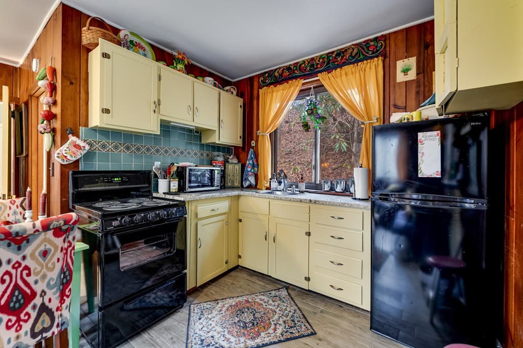 Residential at 180 Valley Lane, Bryson City, NC 28713, Bryson City, photo 23 of 82