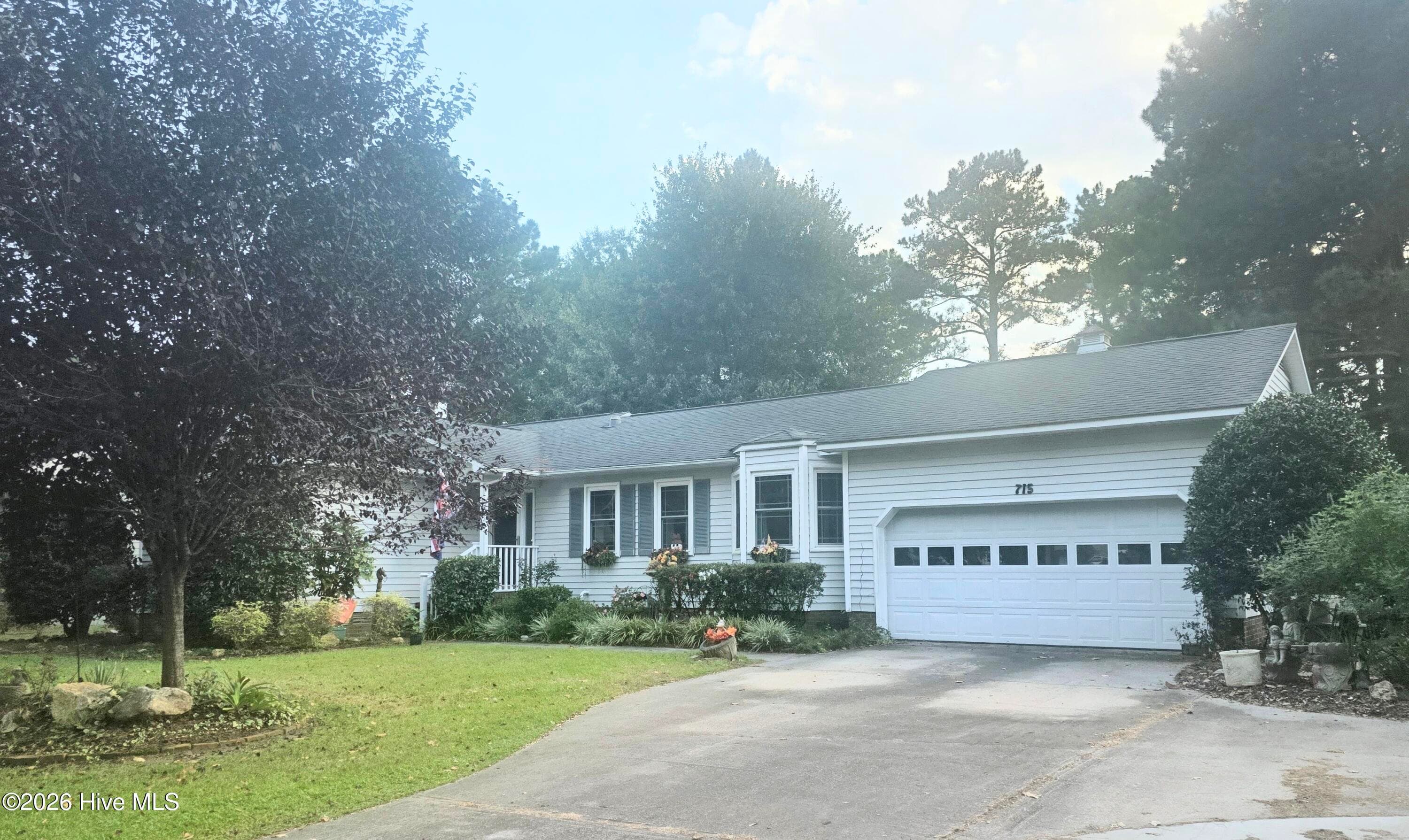Single Family Residence at 715 Plantation Drive, New Bern, NC 28562, photo 2 of 53