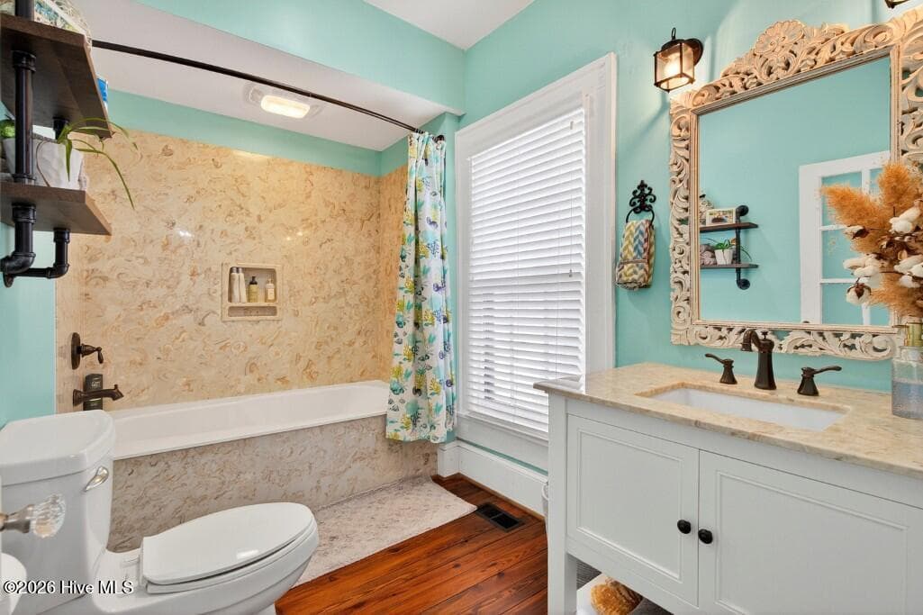Single Family Residence at 616 New Street, New Bern, NC 28560, photo 12 of 32