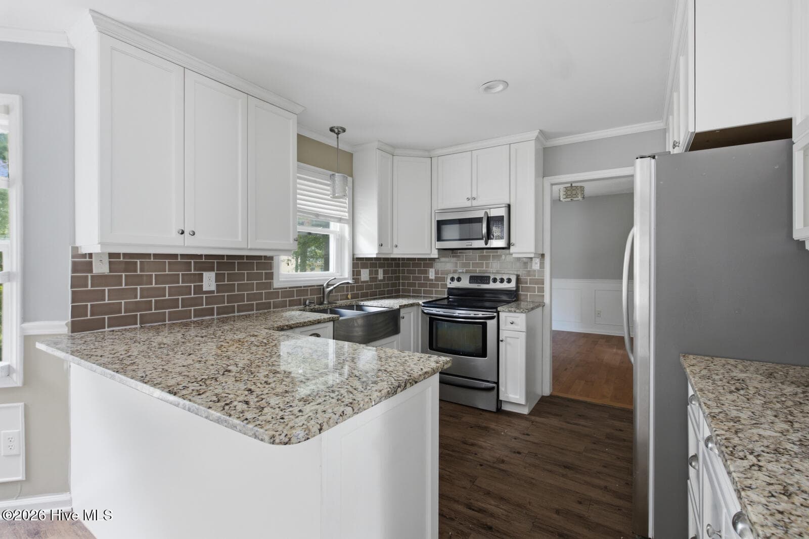 Single Family Residence at 106 Broken Oak Court, Jacksonville, NC 28540, photo 9 of 31