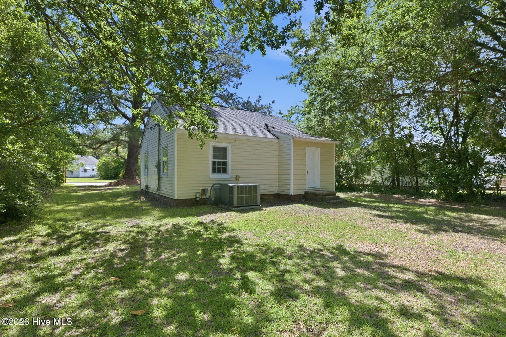 Single Family Residence at 1610 Queen Anne Lane, New Bern, NC 28560, New Bern, photo 25 of 35