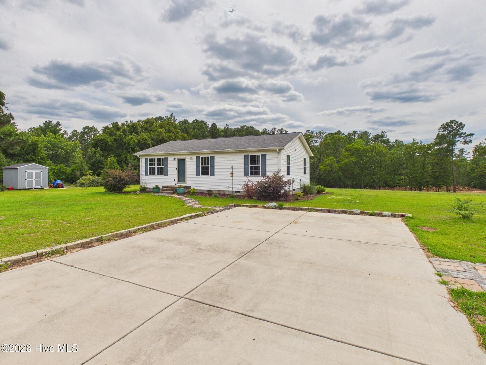 Single Family Residence at 117 Fawnwood Place, Carthage, NC 28327, photo 4 of 39
