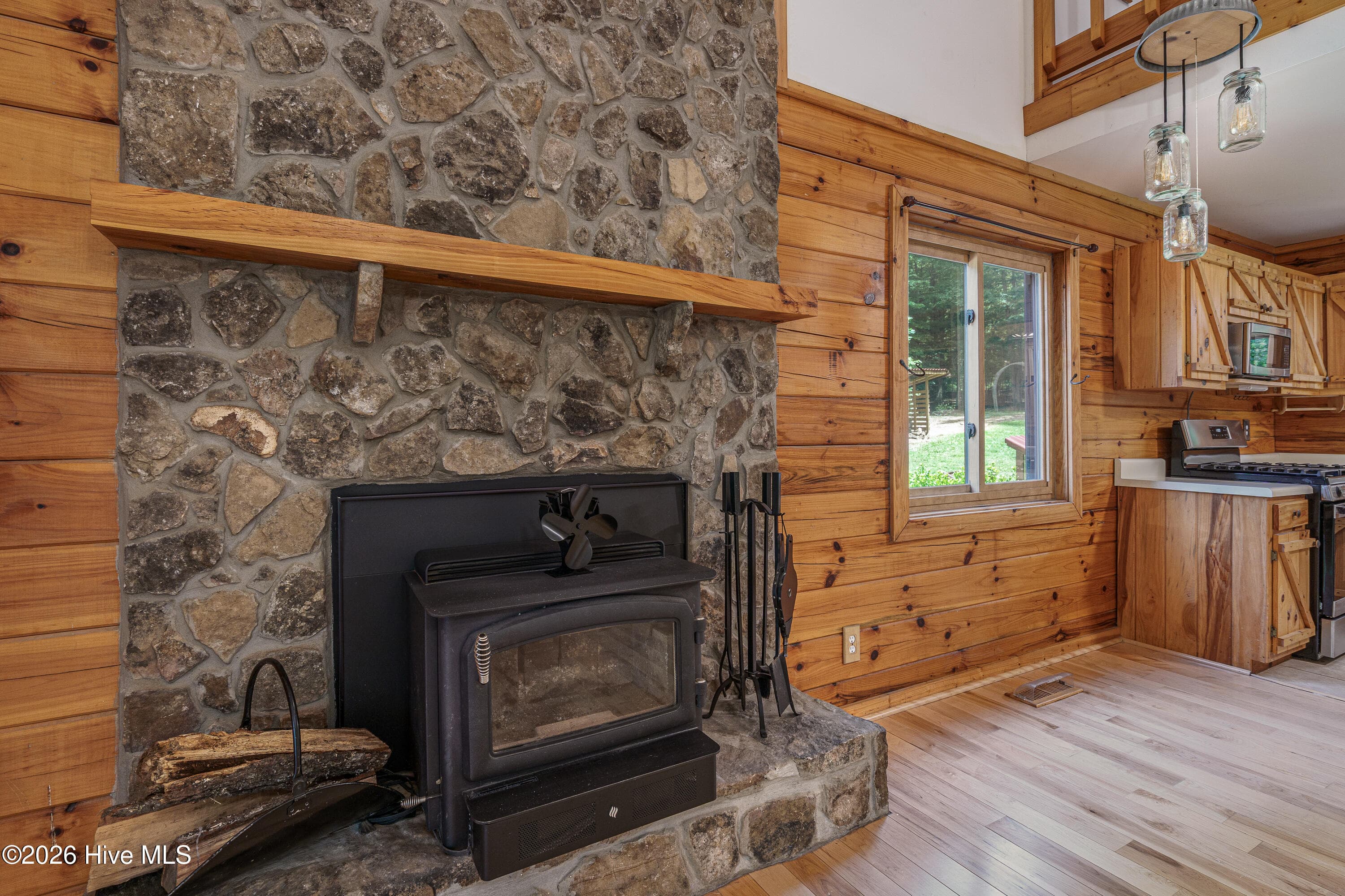 Single Family Residence at 44 Red Wolf Trail, Blairsville, GA 30512, photo 9 of 46