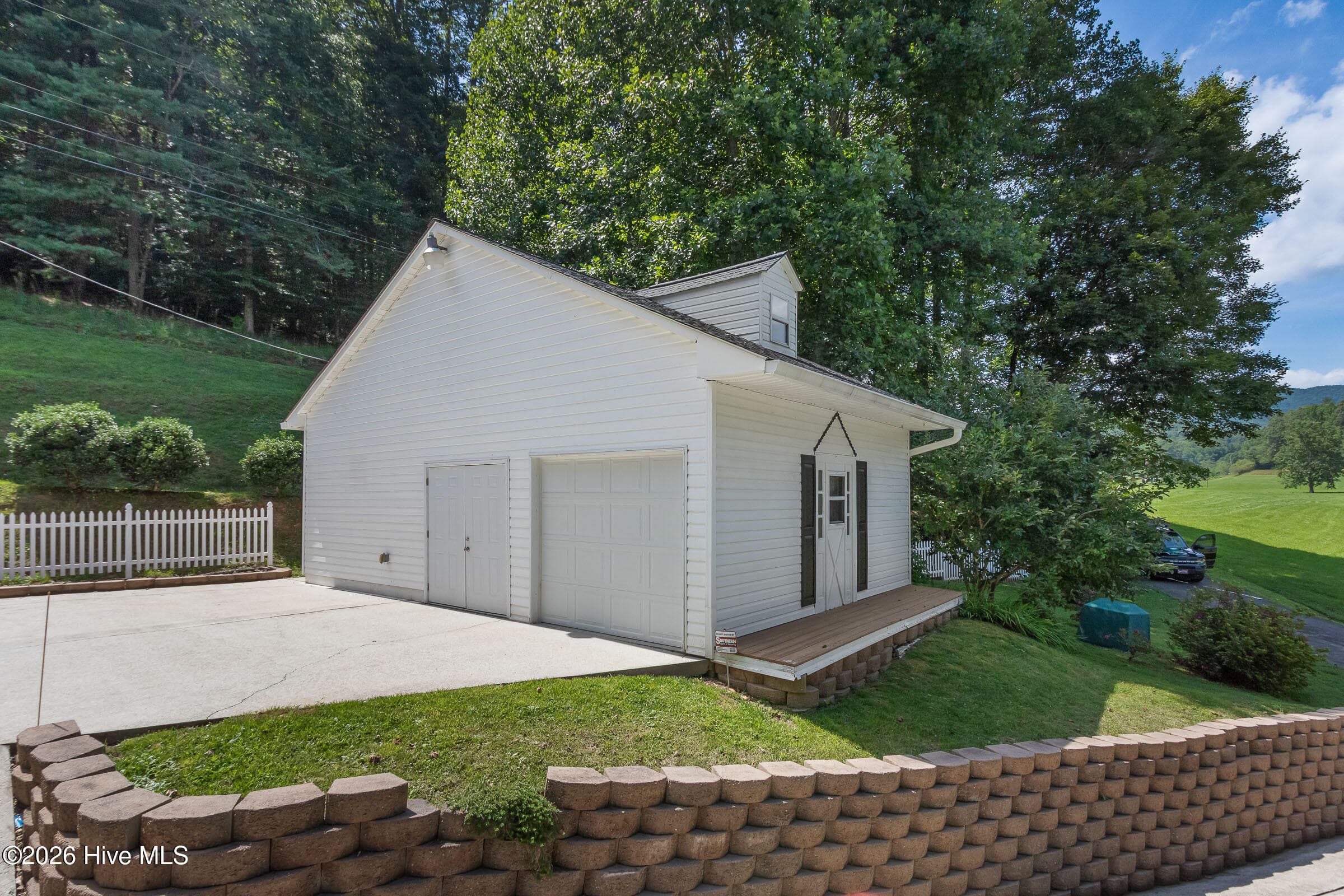 Single Family Residence at 21 Grand Ridge, Murphy, NC 28906, photo 3 of 86