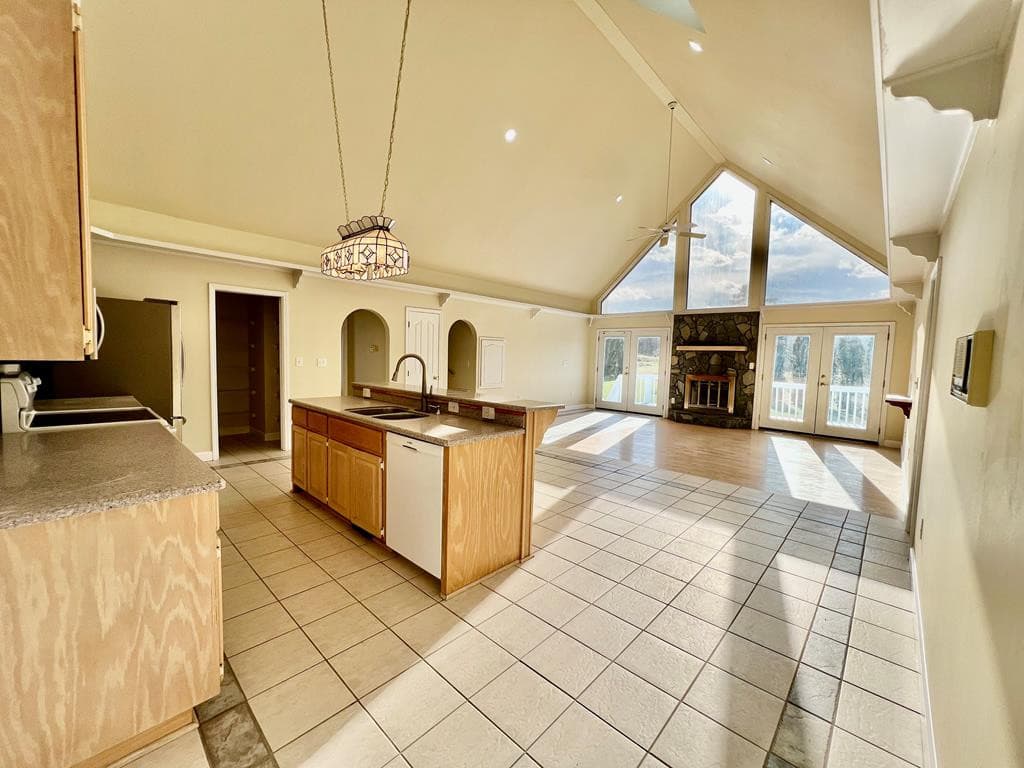 Residential at 286 Mccombs Road, Murphy, NC 28906, photo 12 of 73