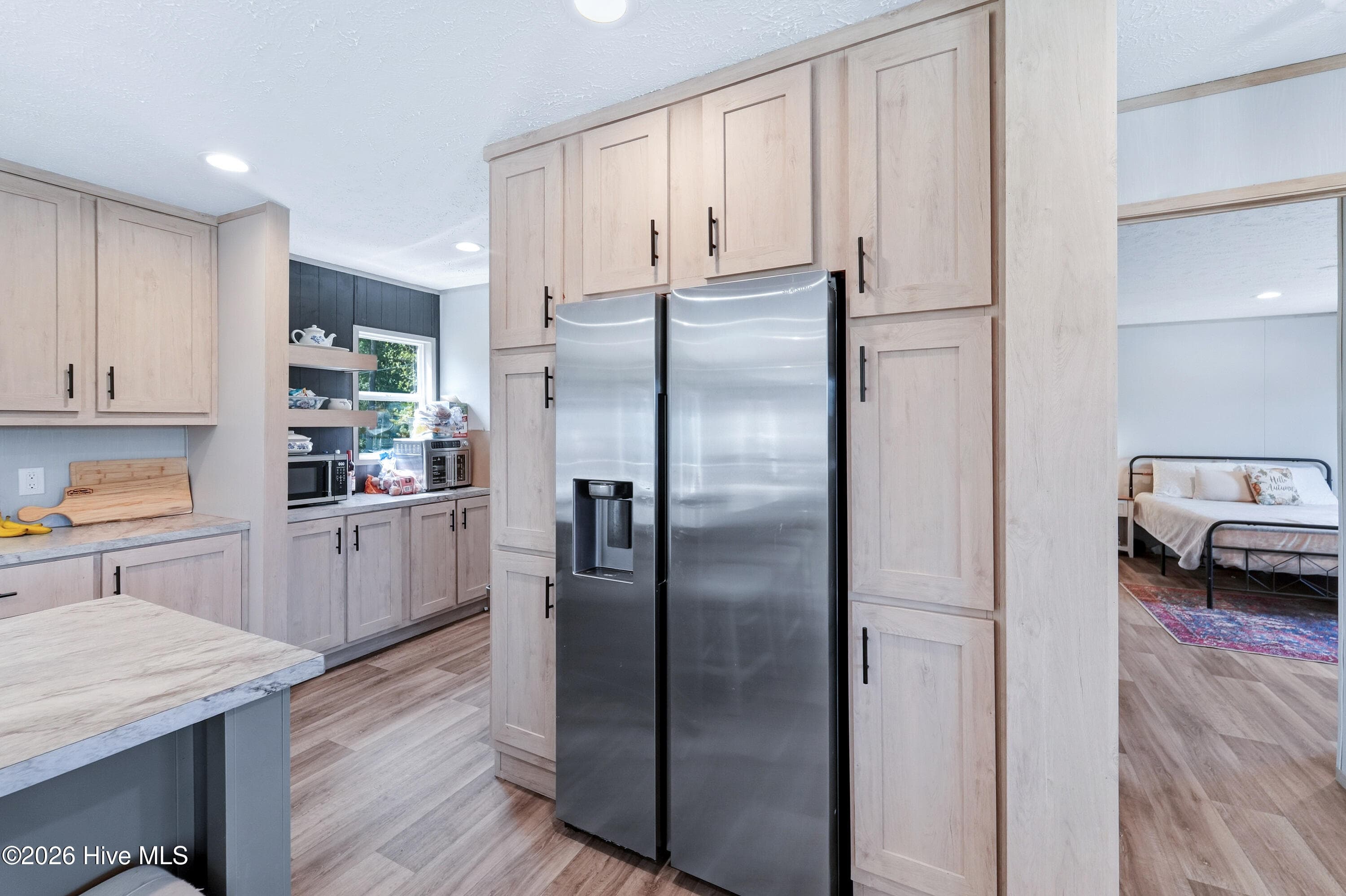 KITCHEN - FRIDGE CONVEYS! - 856 Old 30 Road, Jacksonville, NC 28546