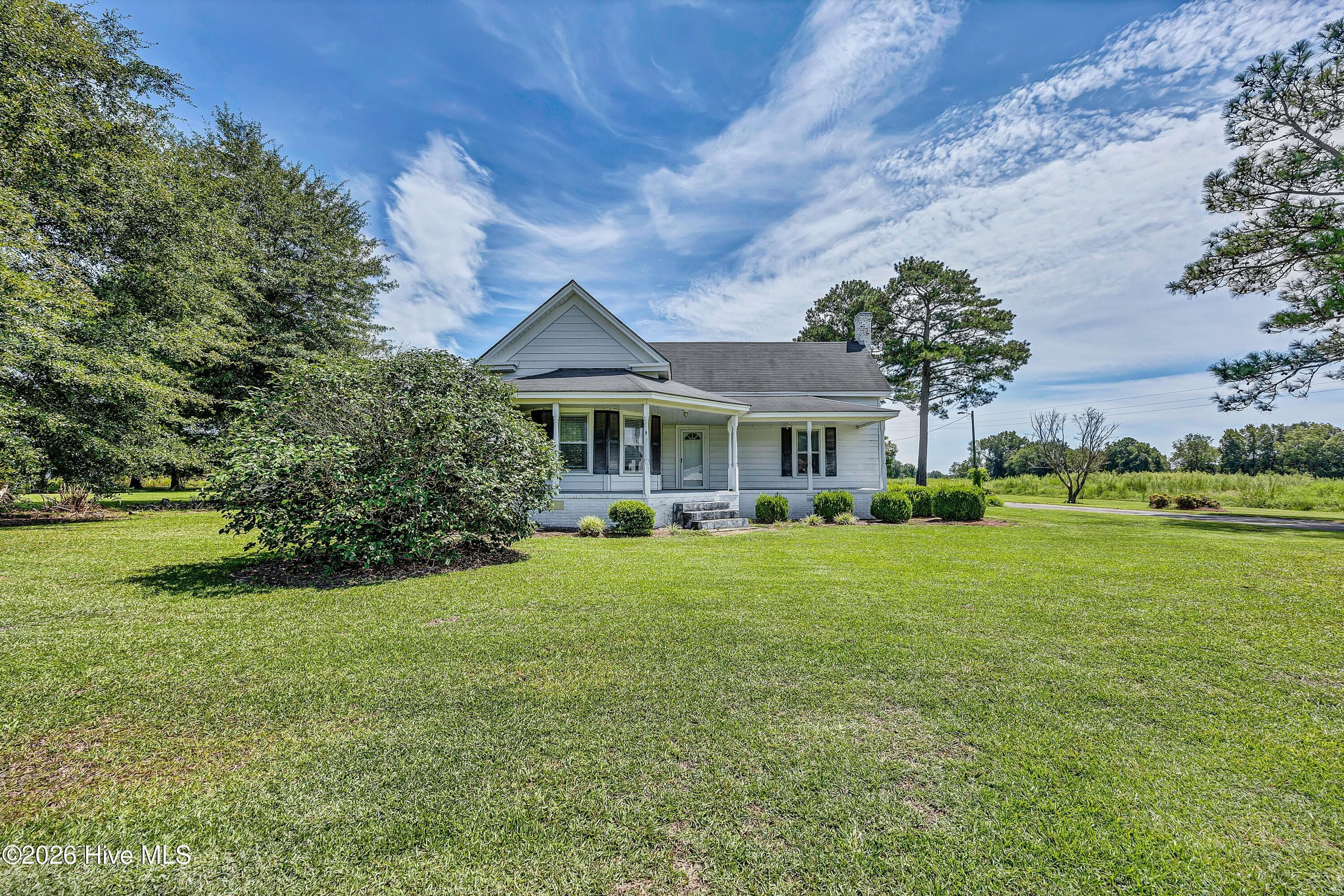 Single Family Residence at 4027 S Nc Hwy 11, Wallace, NC 28466, photo 3 of 27