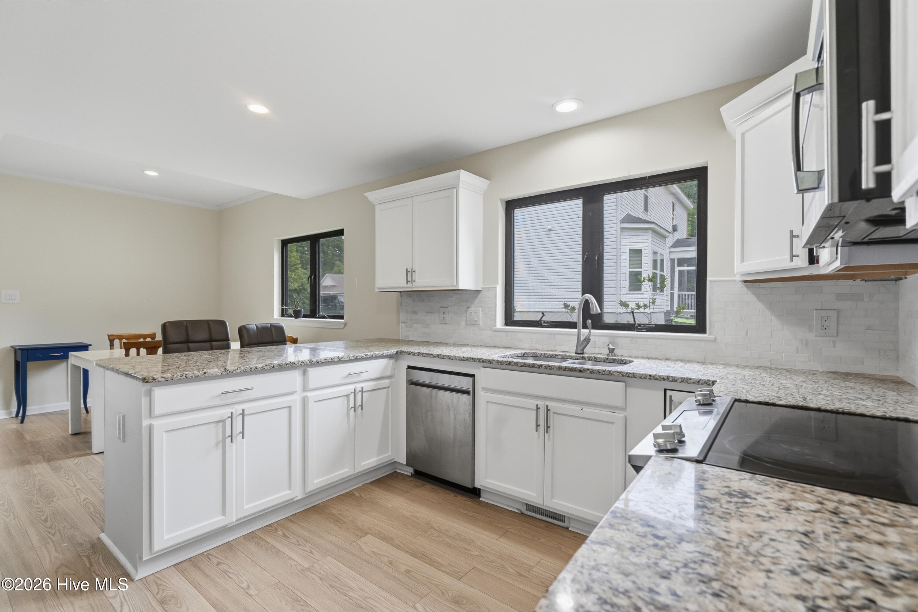 Single Family Residence at 2321 Caracara Drive, New Bern, NC 28560, photo 6 of 23
