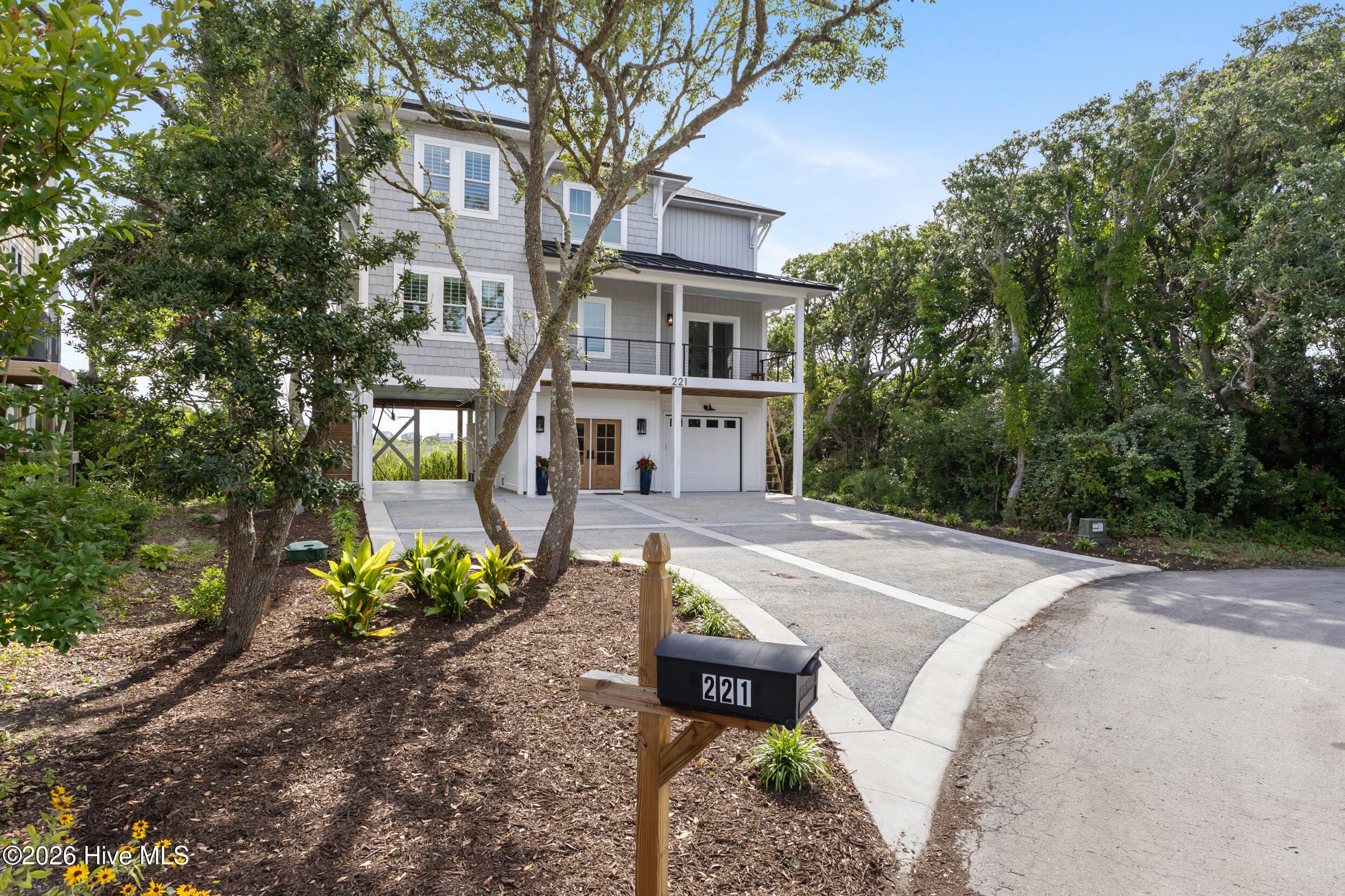 Single Family Residence at 221 Porto Vista Drive, North Topsail Beach, NC 28460, photo 9 of 84