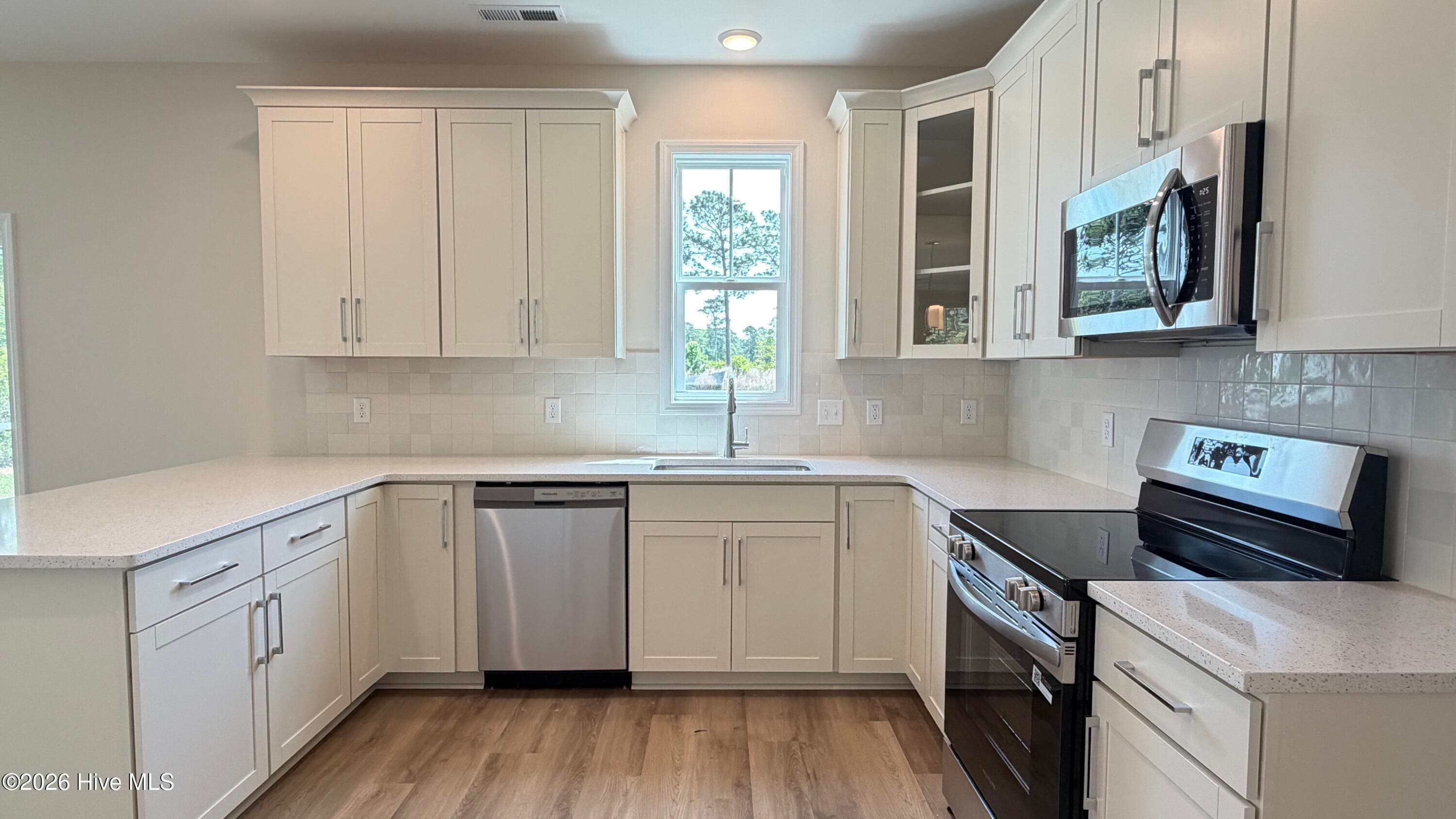 Single Family Residence at 511 Country Club Villa Drive, Shallotte, NC 28470, photo 6 of 76