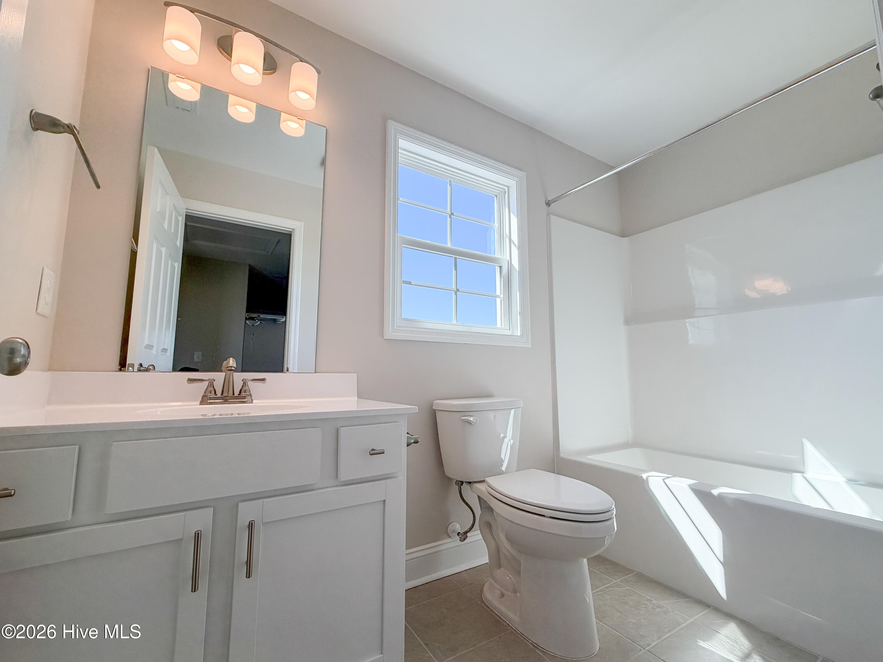 Single Family Residence at 750 Aria Lane, Hubert, NC 28539, photo 3 of 5