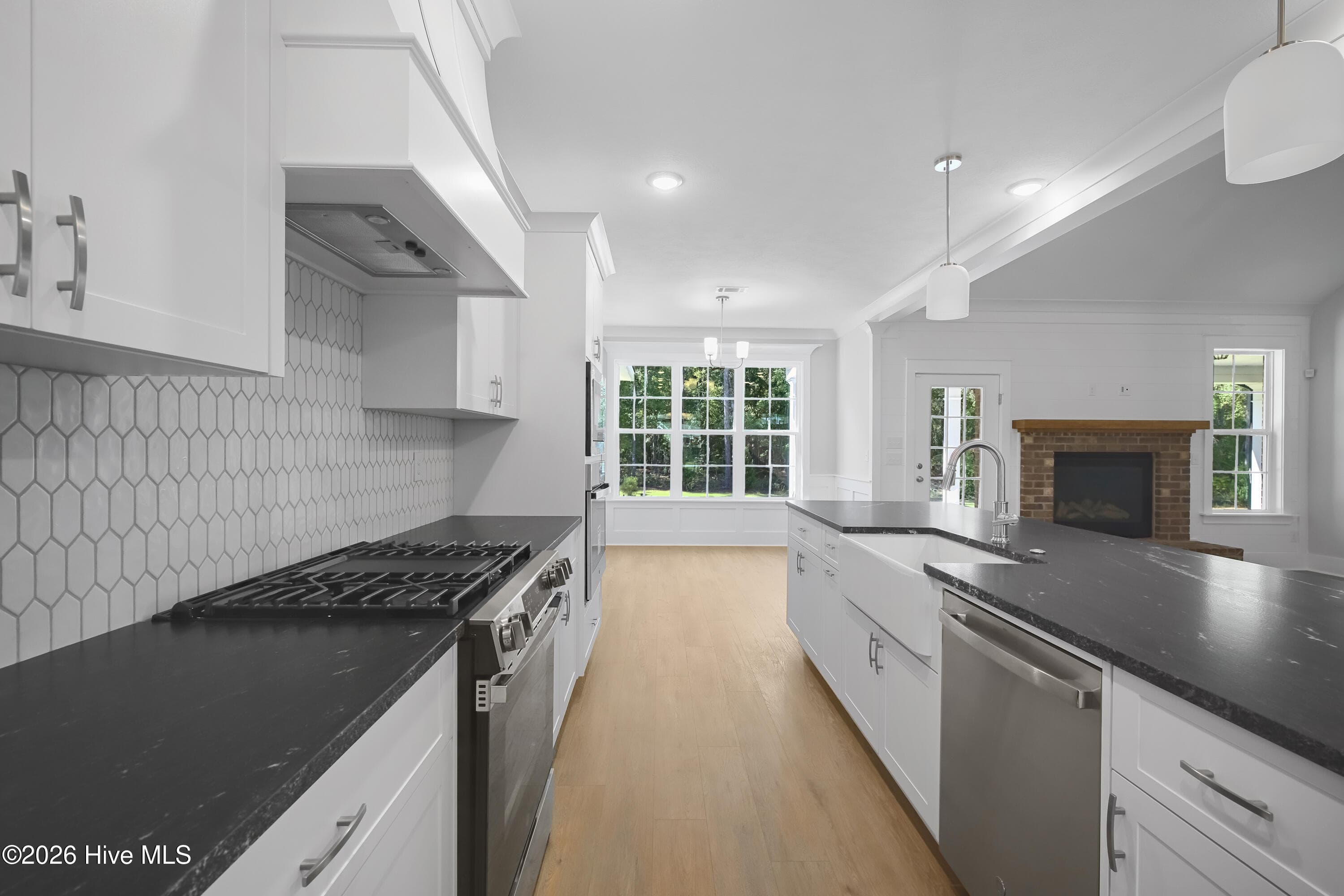 Sleek granite countertops - 458 Longshadow Drive, Aiken, SC 29803