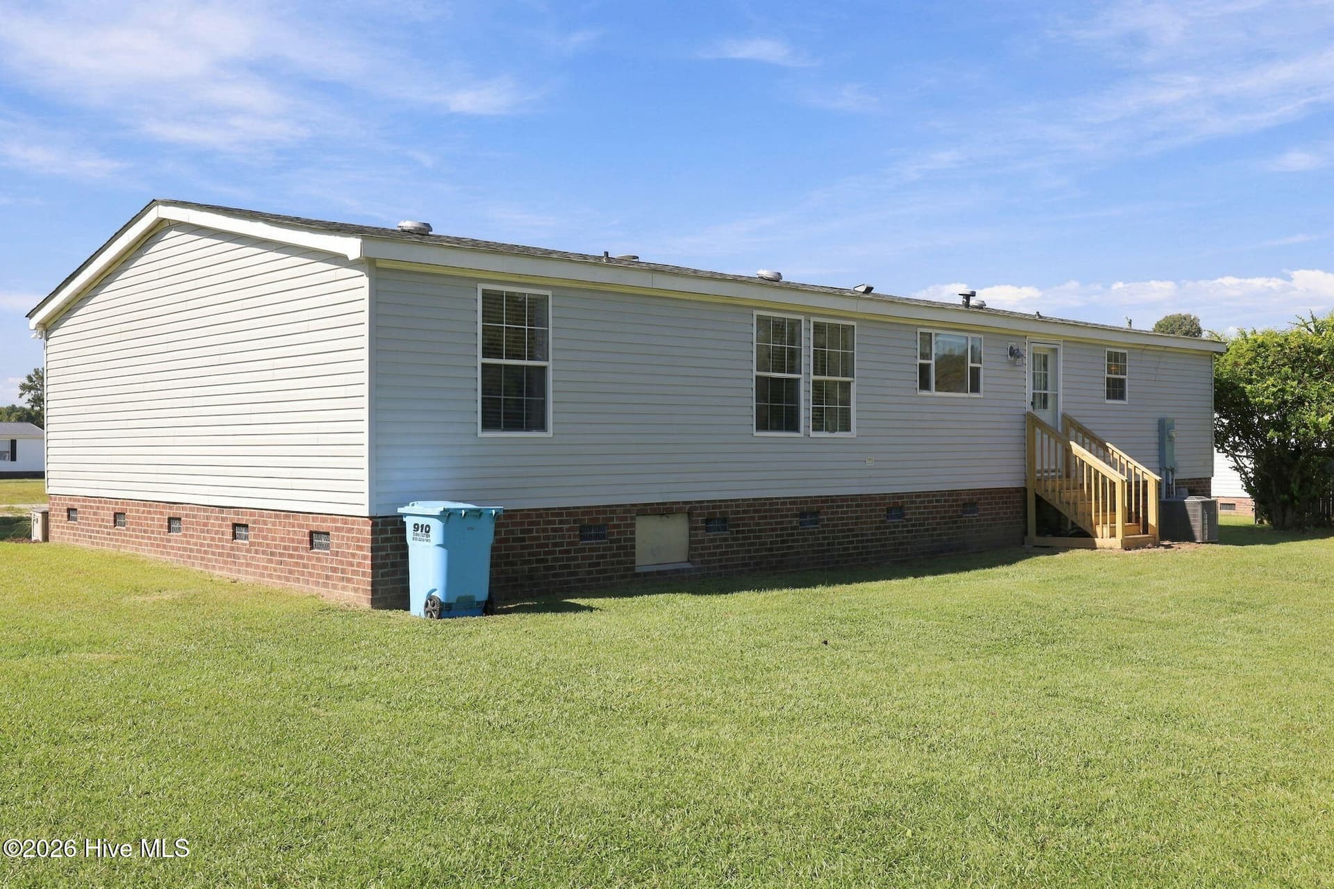 Manufactured Home at 102 Wildcat Court, Richlands, NC 28574, photo 40 of 55