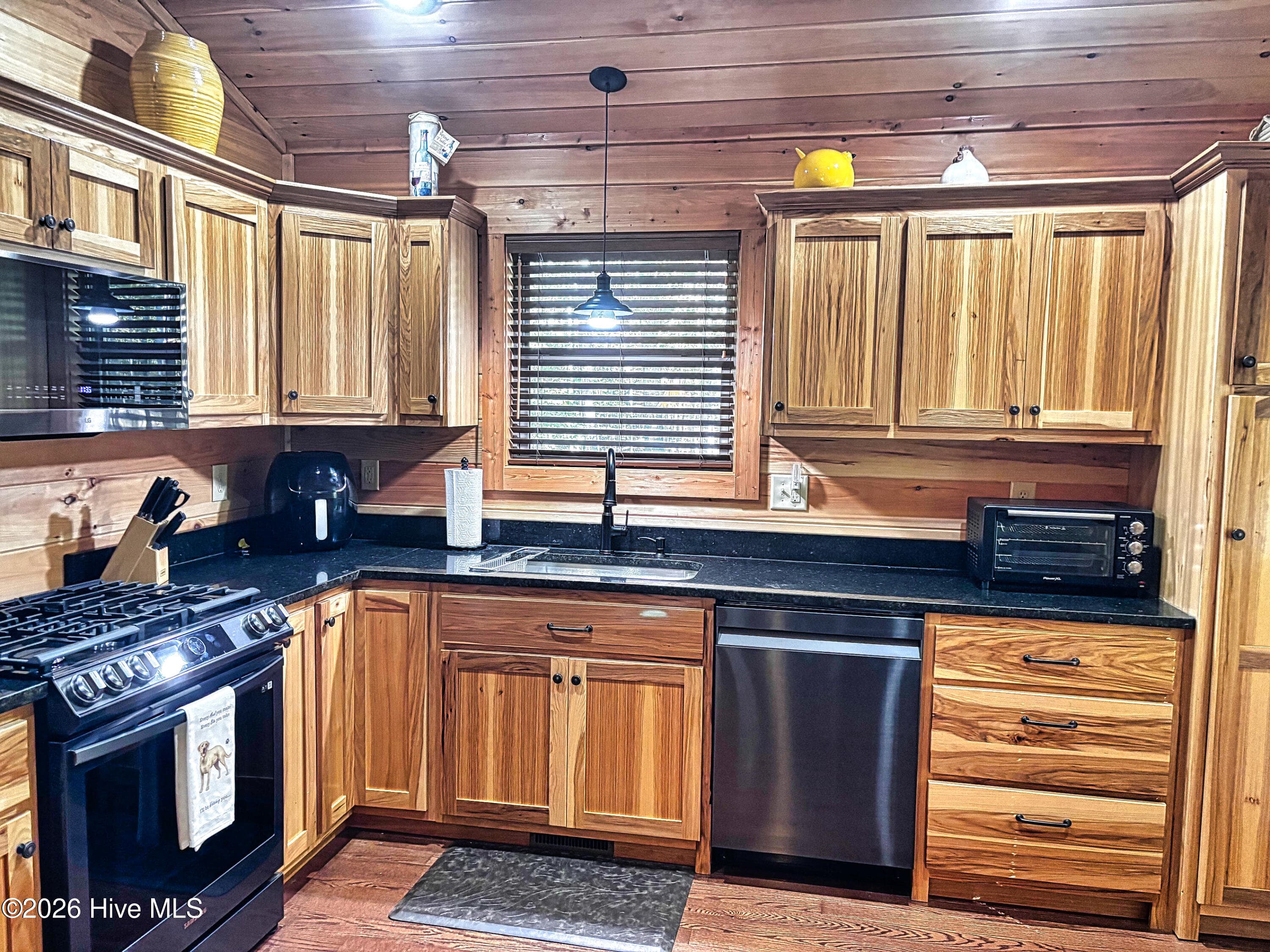 Single Family Residence at 387 Dawsons Lane, Murphy, NC 28906, photo 3 of 38