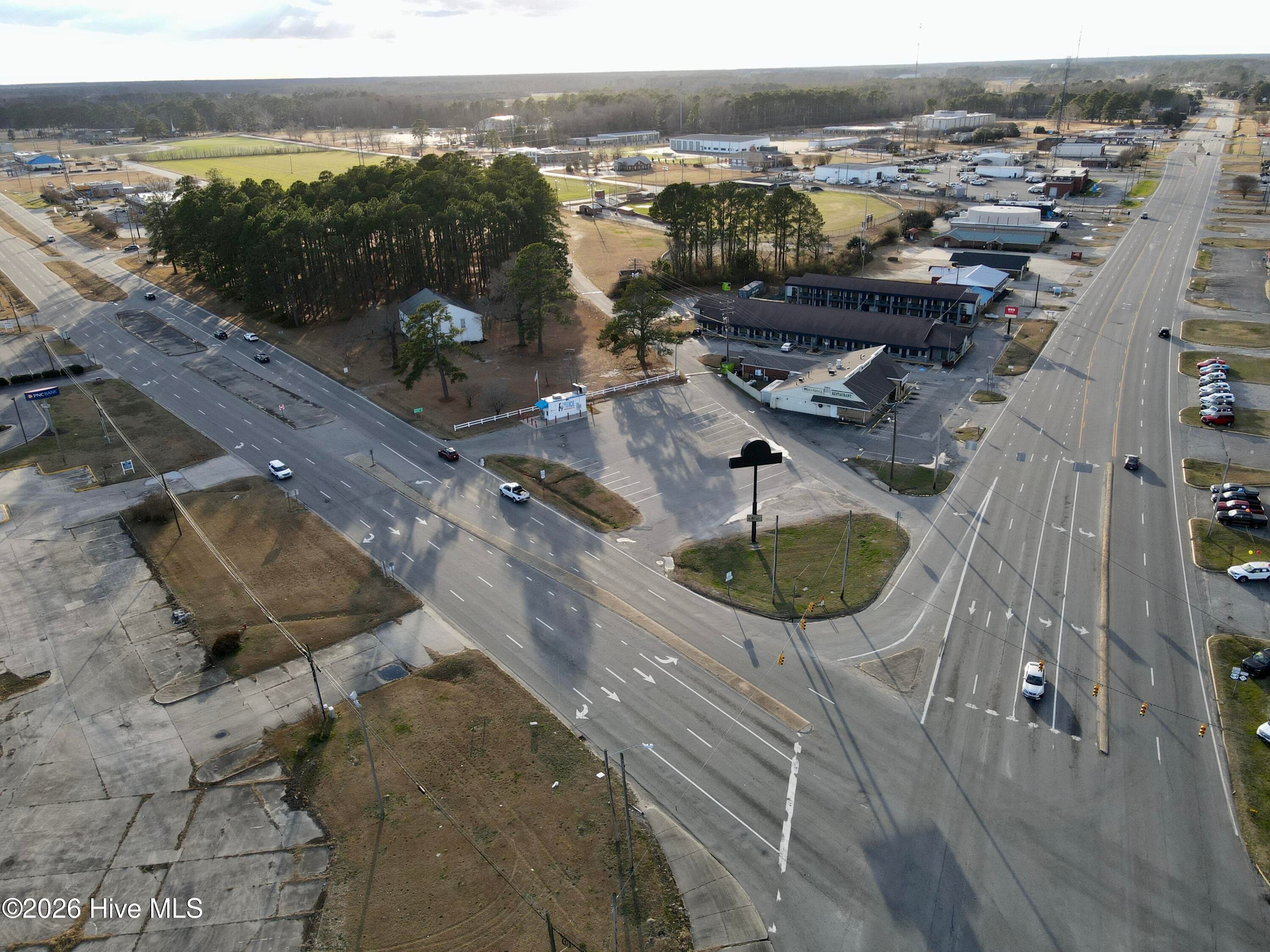 Improved at 101 W Boulevard, Williamston, NC 27892, photo 3 of 3