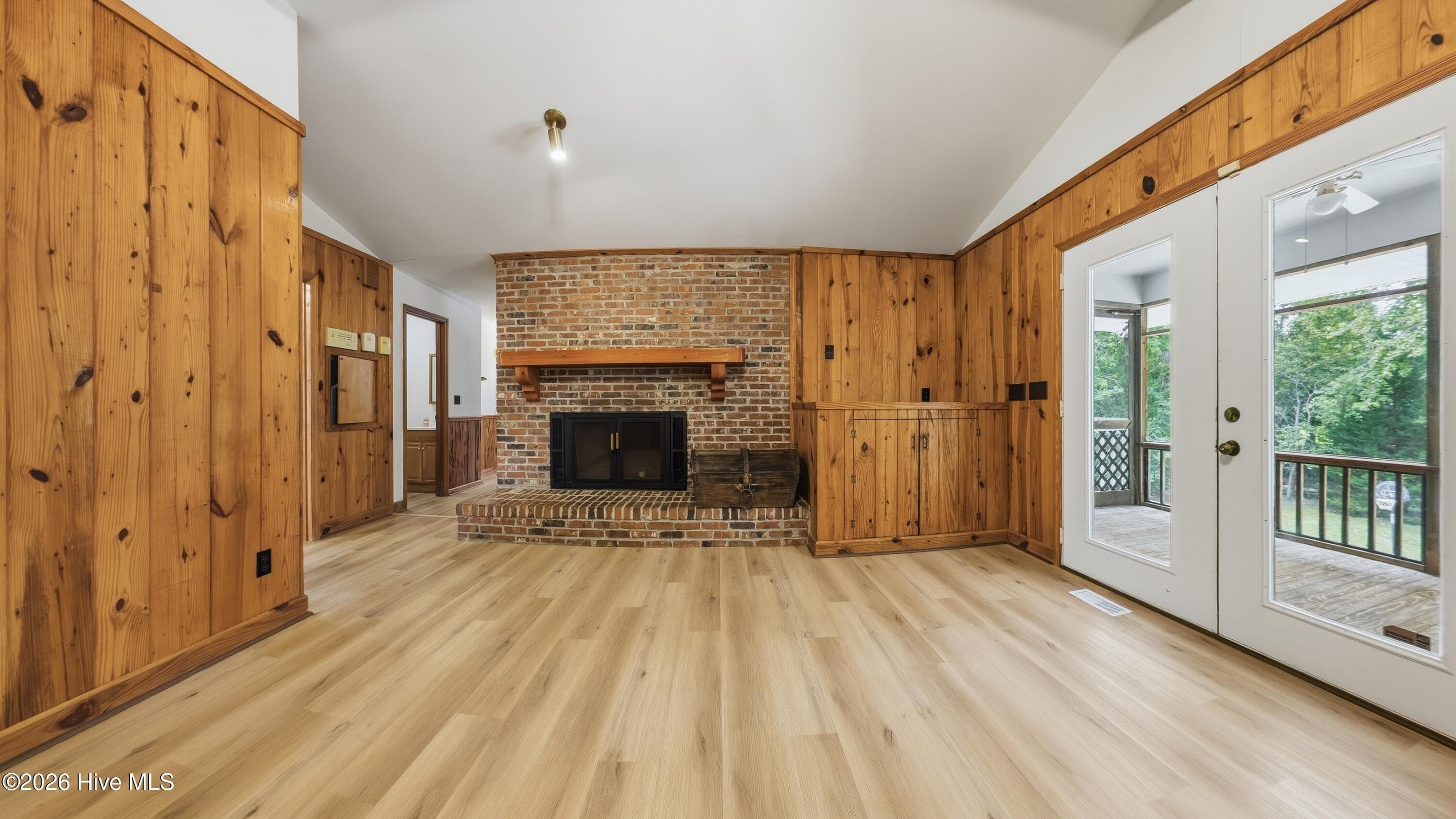 Single Family Residence at 306 Shore Point Drive, Wilmington, NC 28411, photo 33 of 86