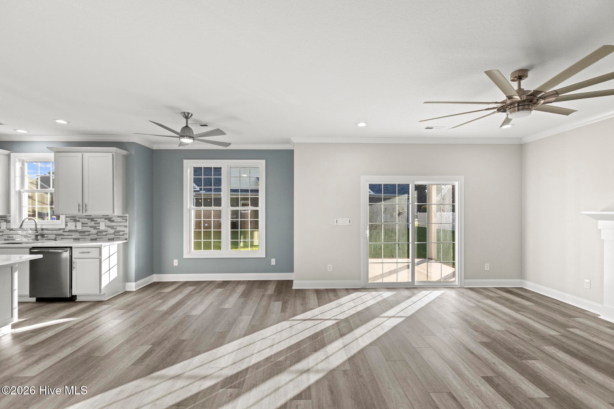 Single Family Residence at 401 King Richard Court, Jacksonville, NC 28546, photo 15 of 46