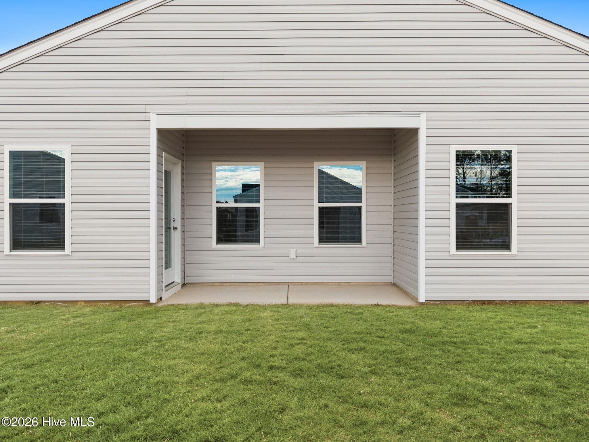 Photo of a similar home. - 201 Hamlet Court, Richlands, NC 28574