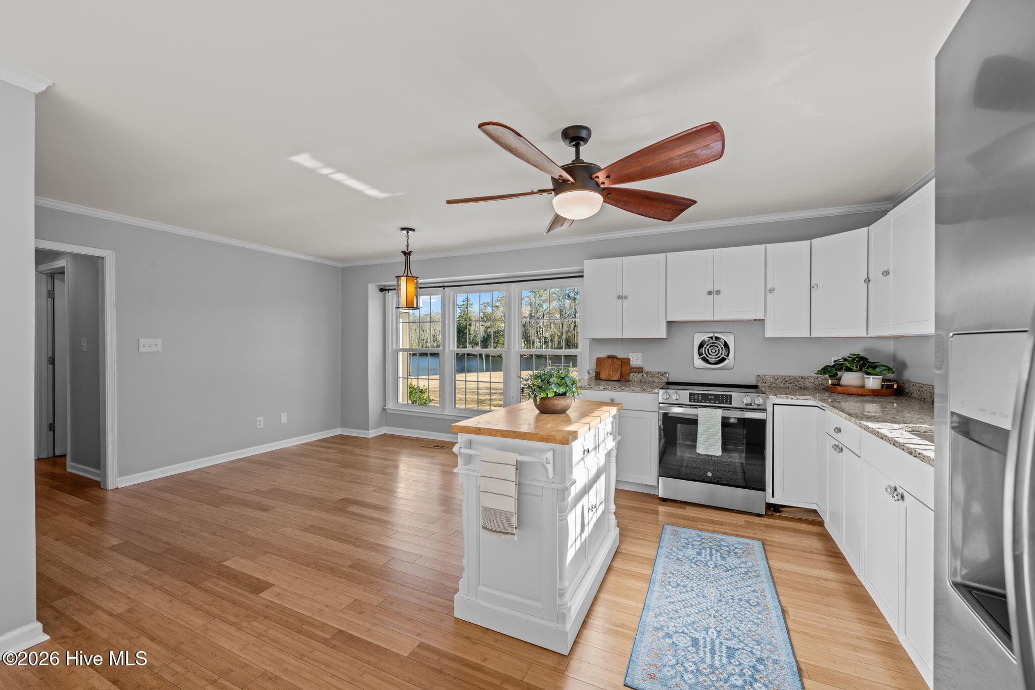 Single Family Residence at 236 Shoreline Drive, New Bern, NC 28562, photo 19 of 71