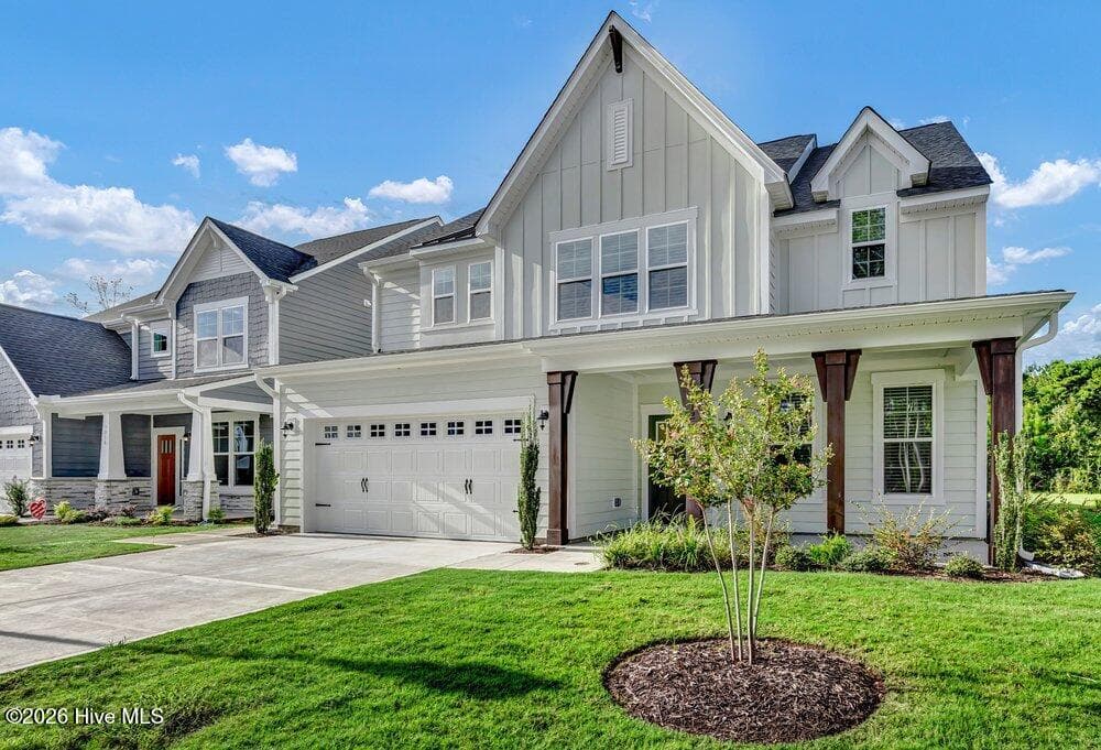Single Family Residence at 1012 Fawn Valley Way, Wilmington, NC 28409, photo 2 of 41