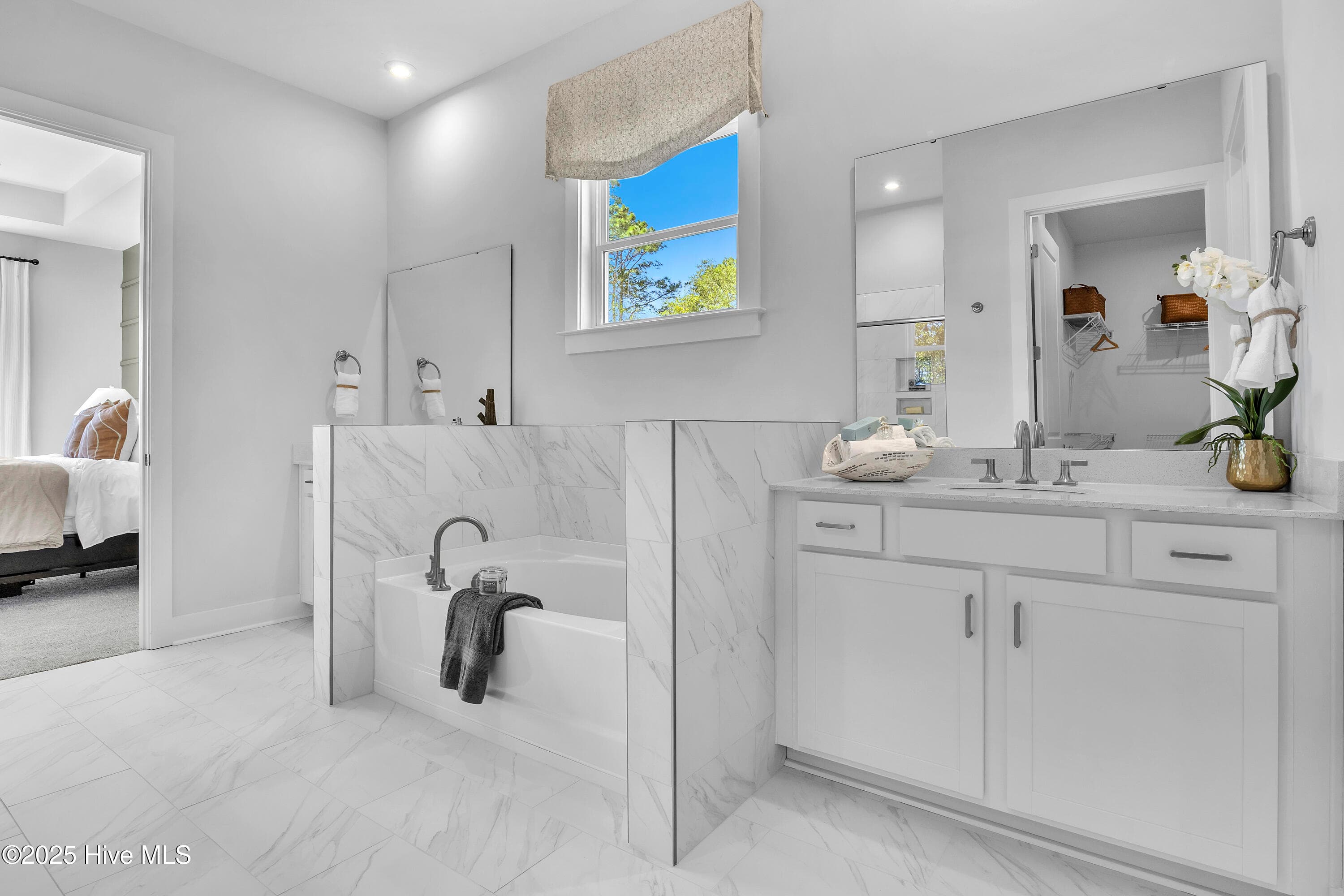 Single Family Residence at 1050 Rock Skipper Road, Ocean Isle Beach, NC 28469, photo 34 of 62