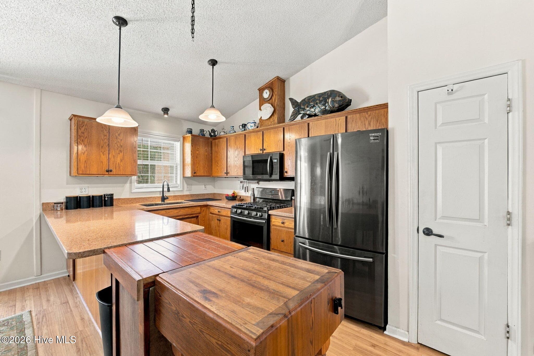 Single Family Residence at 3910 Yarmouth Road, New Bern, NC 28562, photo 16 of 40