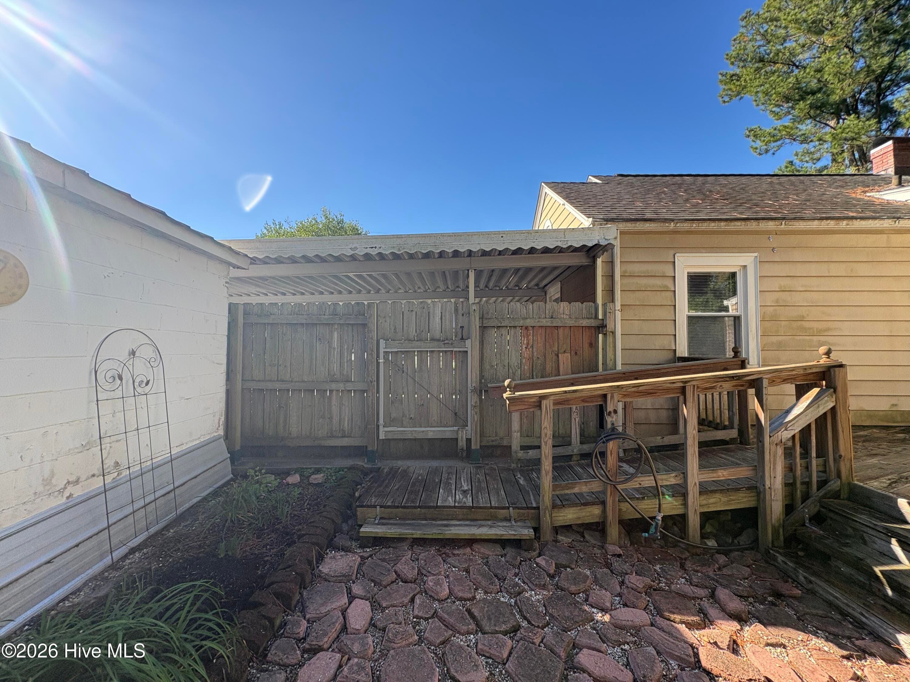 Single Family Residence at 1404 Mcarthur Avenue, New Bern, NC 28560, photo 12 of 19