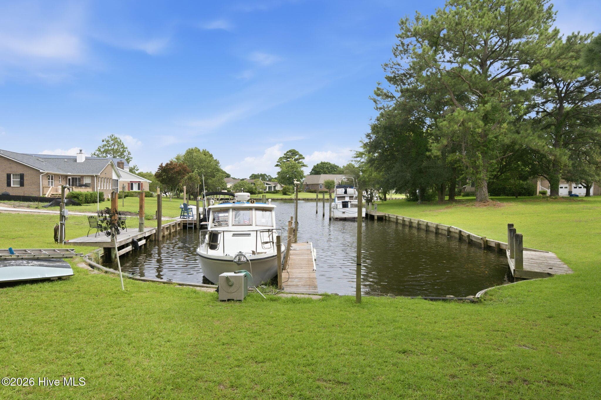 Single Family Residence at 1210 Pelican Drive, New Bern, NC 28560, photo 2 of 48