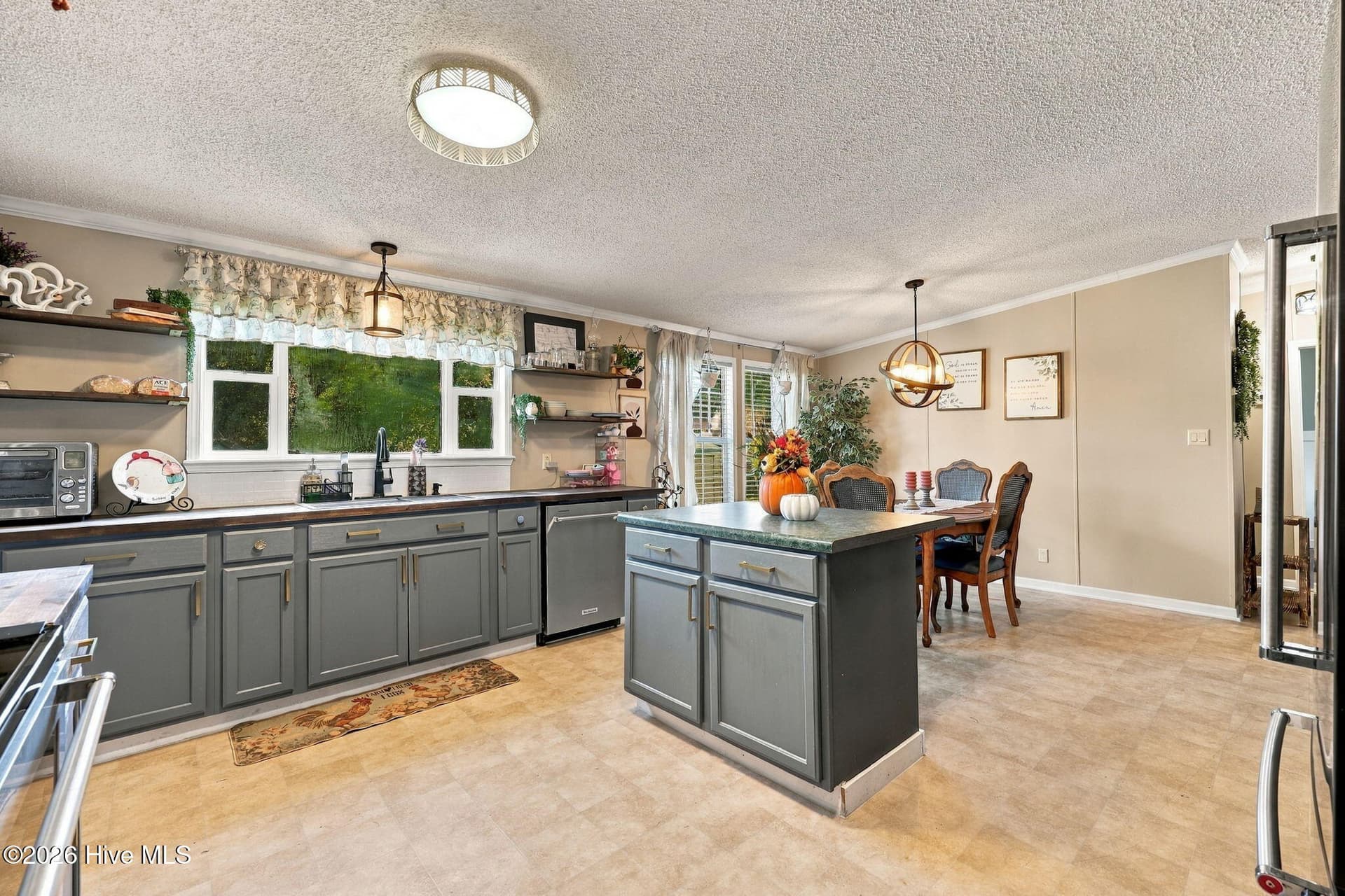 Manufactured Home at 102 Wildcat Court, Richlands, NC 28574, photo 17 of 55